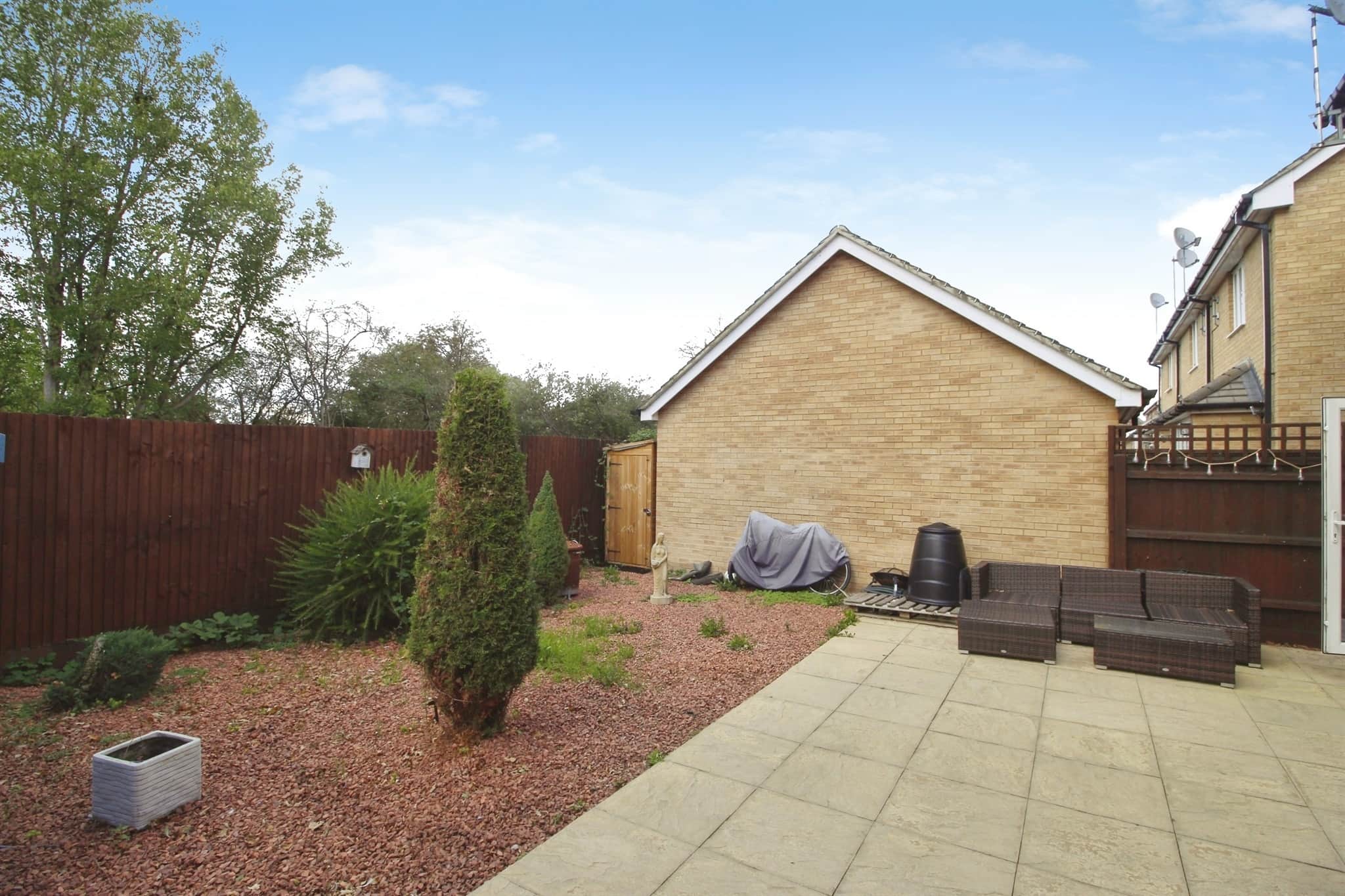Property at Bargroves Avenue, St. Neots
