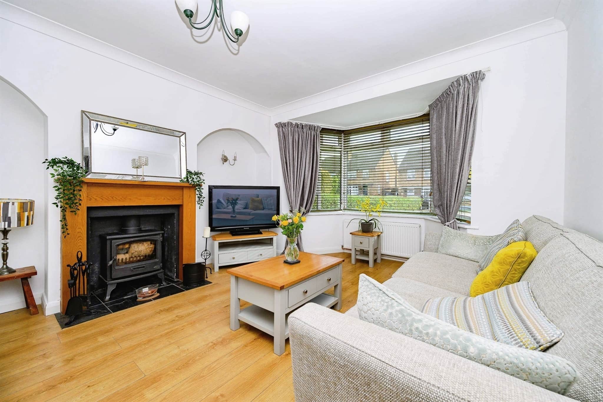 Property at Coates Way, Watford