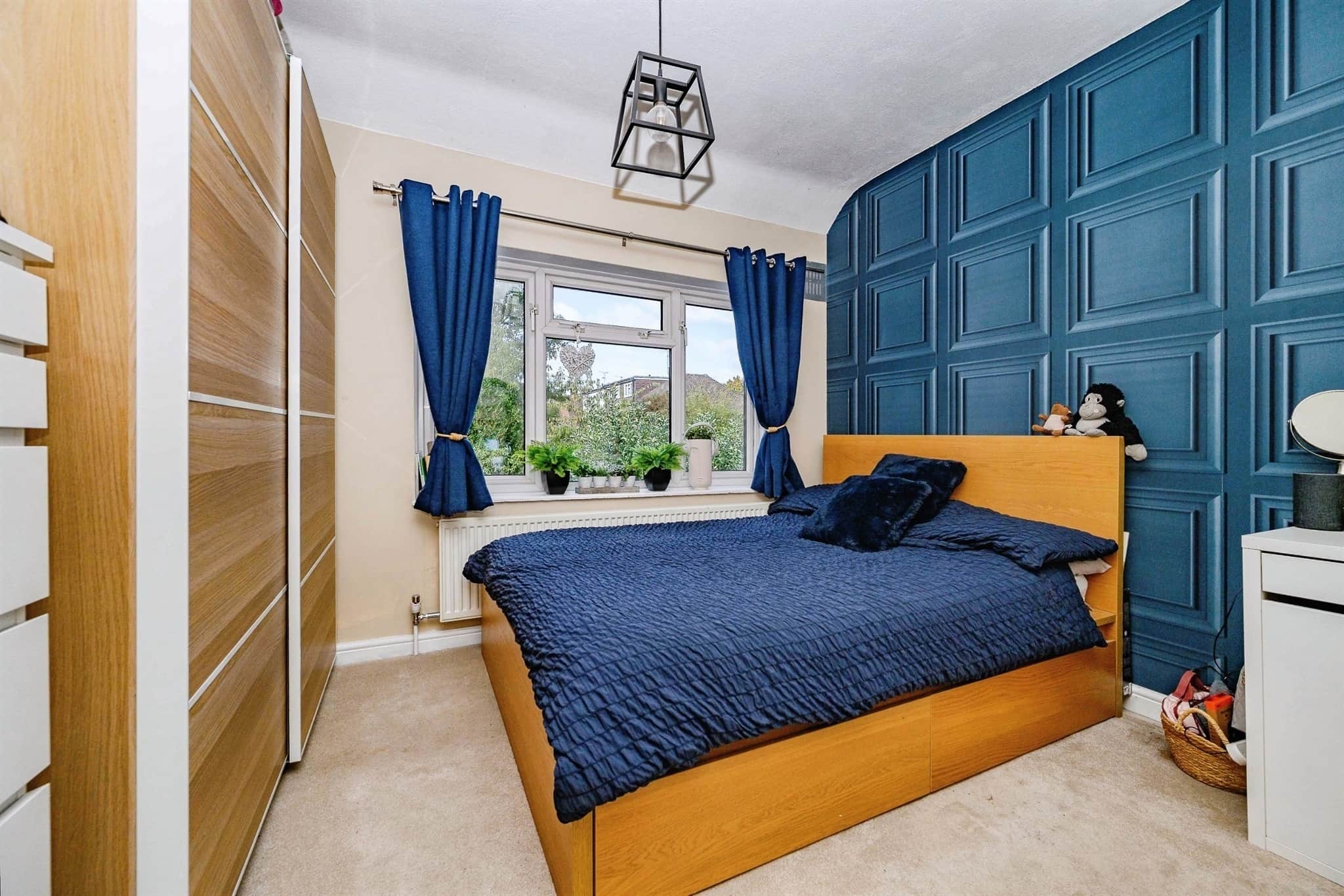 Property at Coates Way, Watford