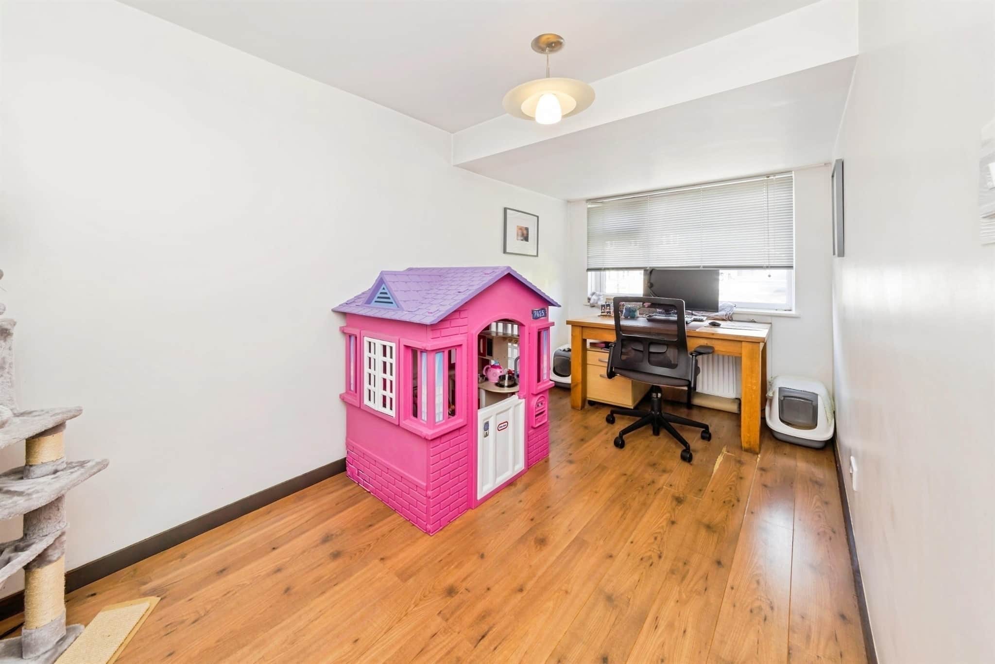 Property at Brookhill Road, Copthorne, Crawley