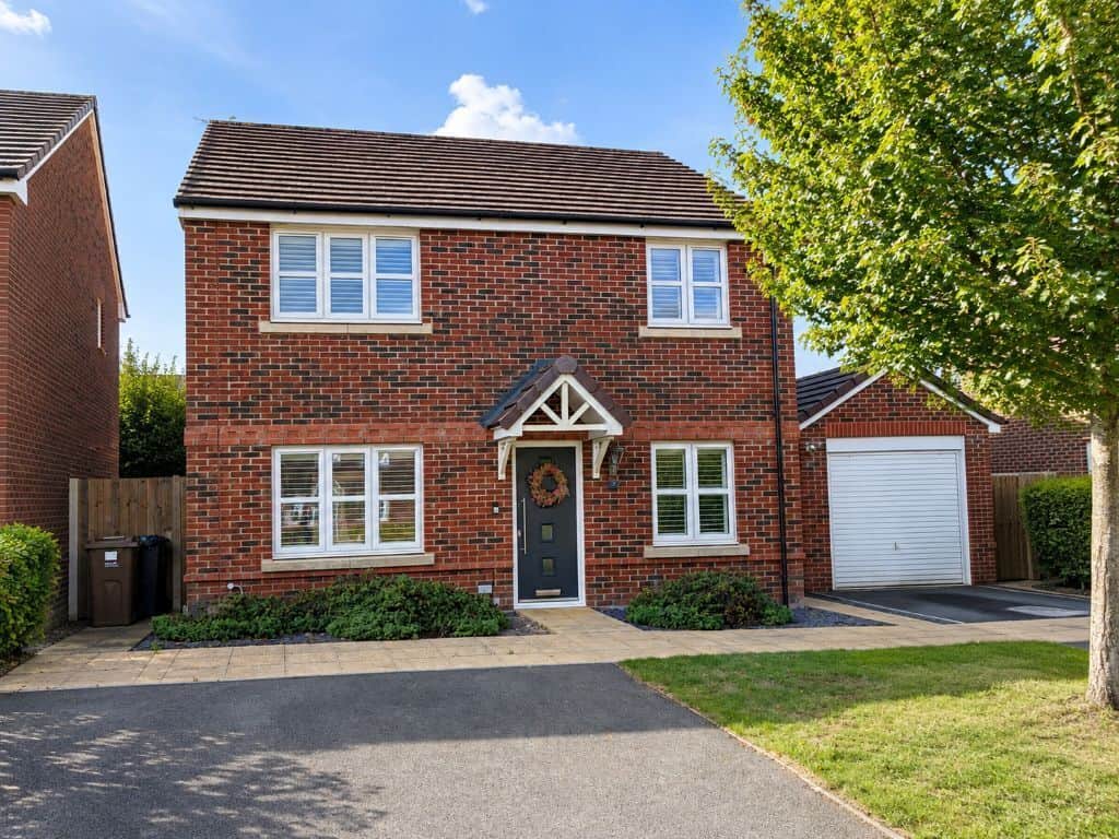 Property at Silks Way, Andover