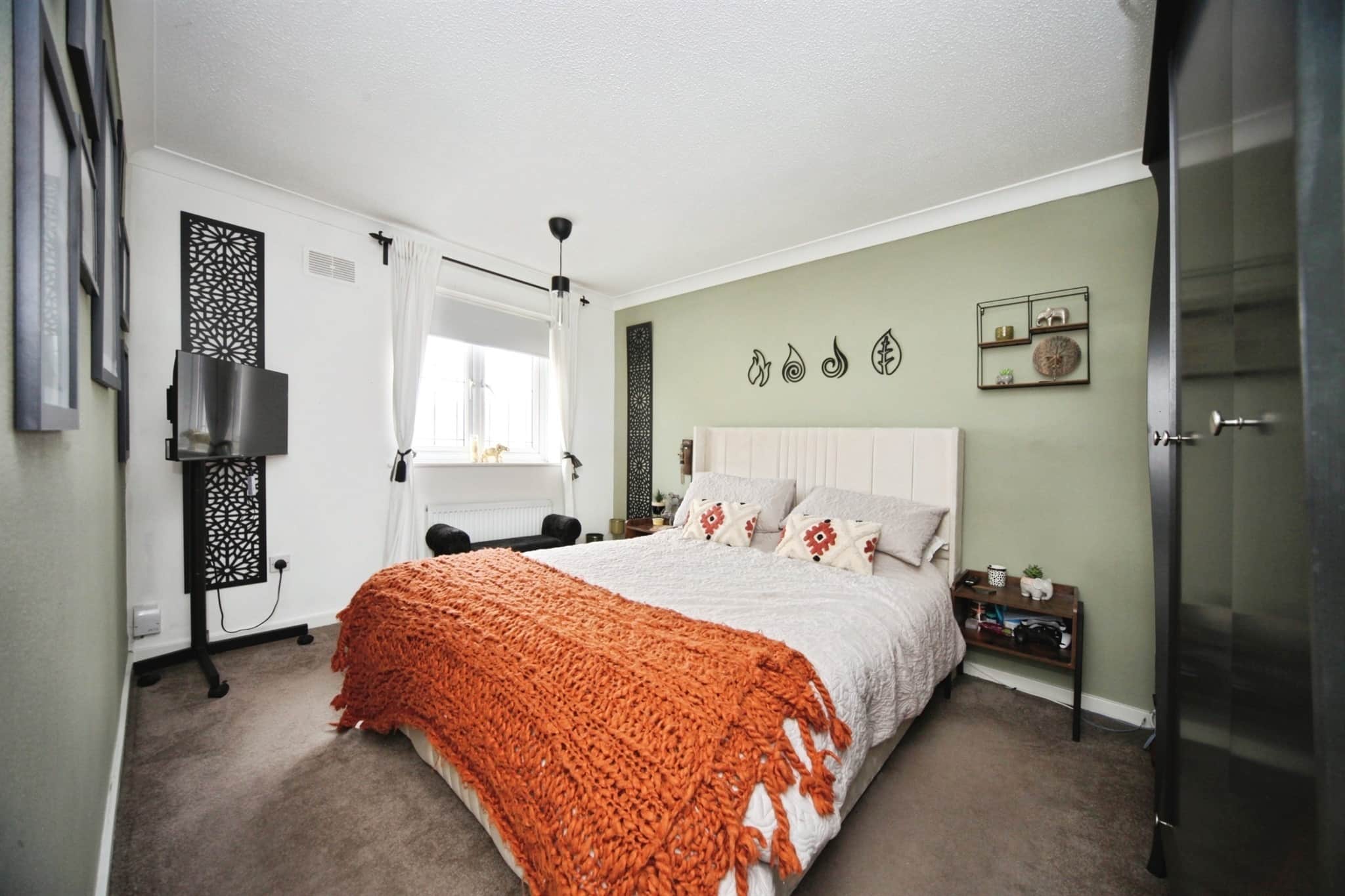 Property at Lesbury Close, Luton