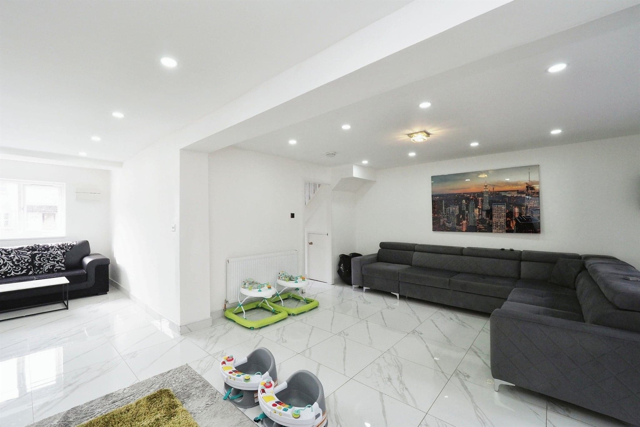 Property at Marsh Close, Leicester