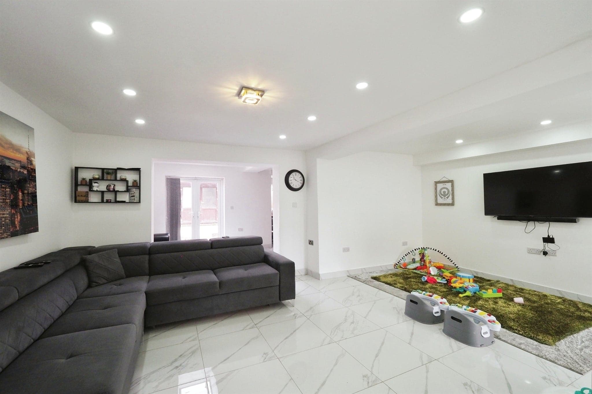 Property at Marsh Close, Leicester