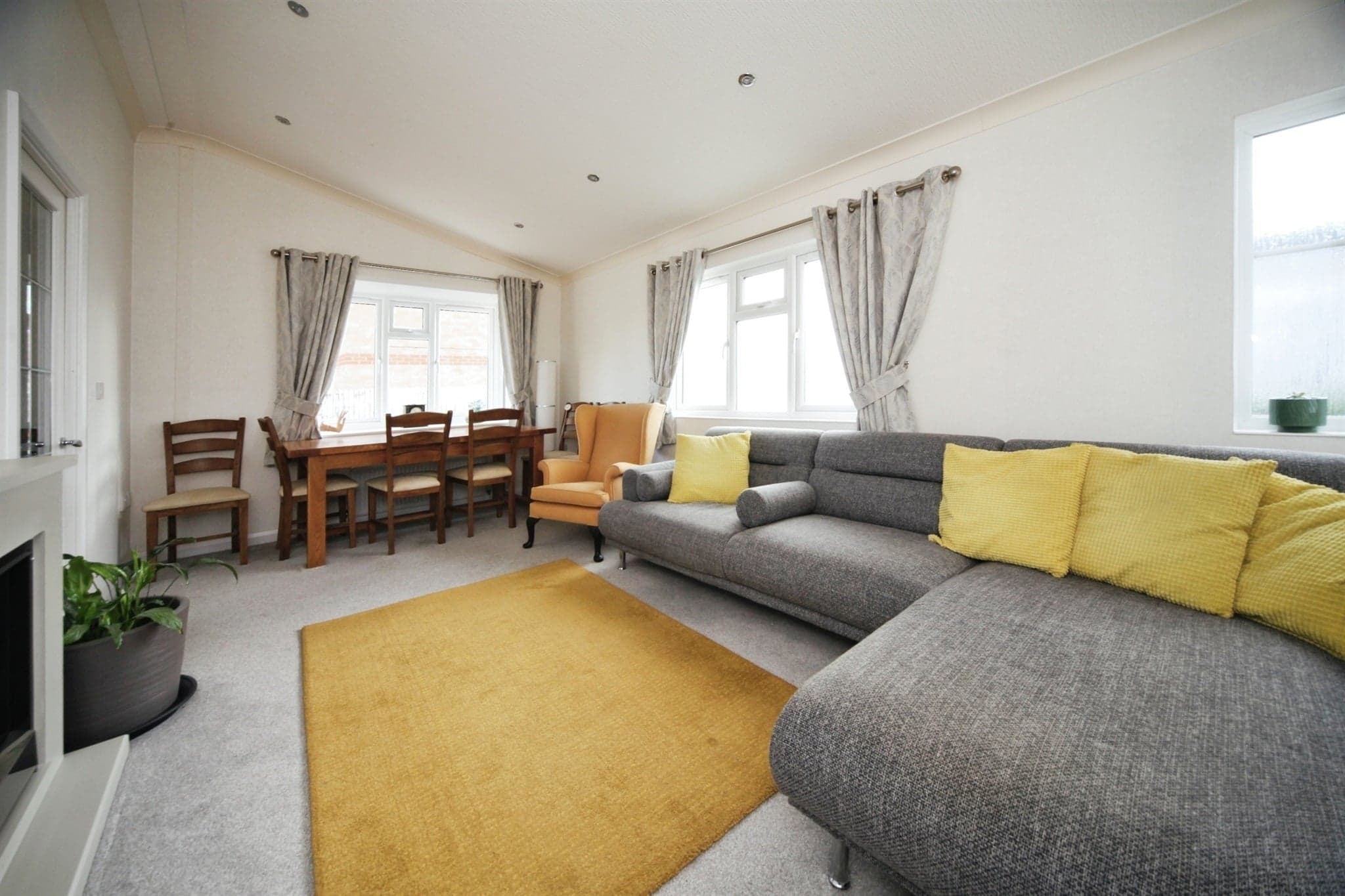 Property at Beechwood Park, Caddington, Luton