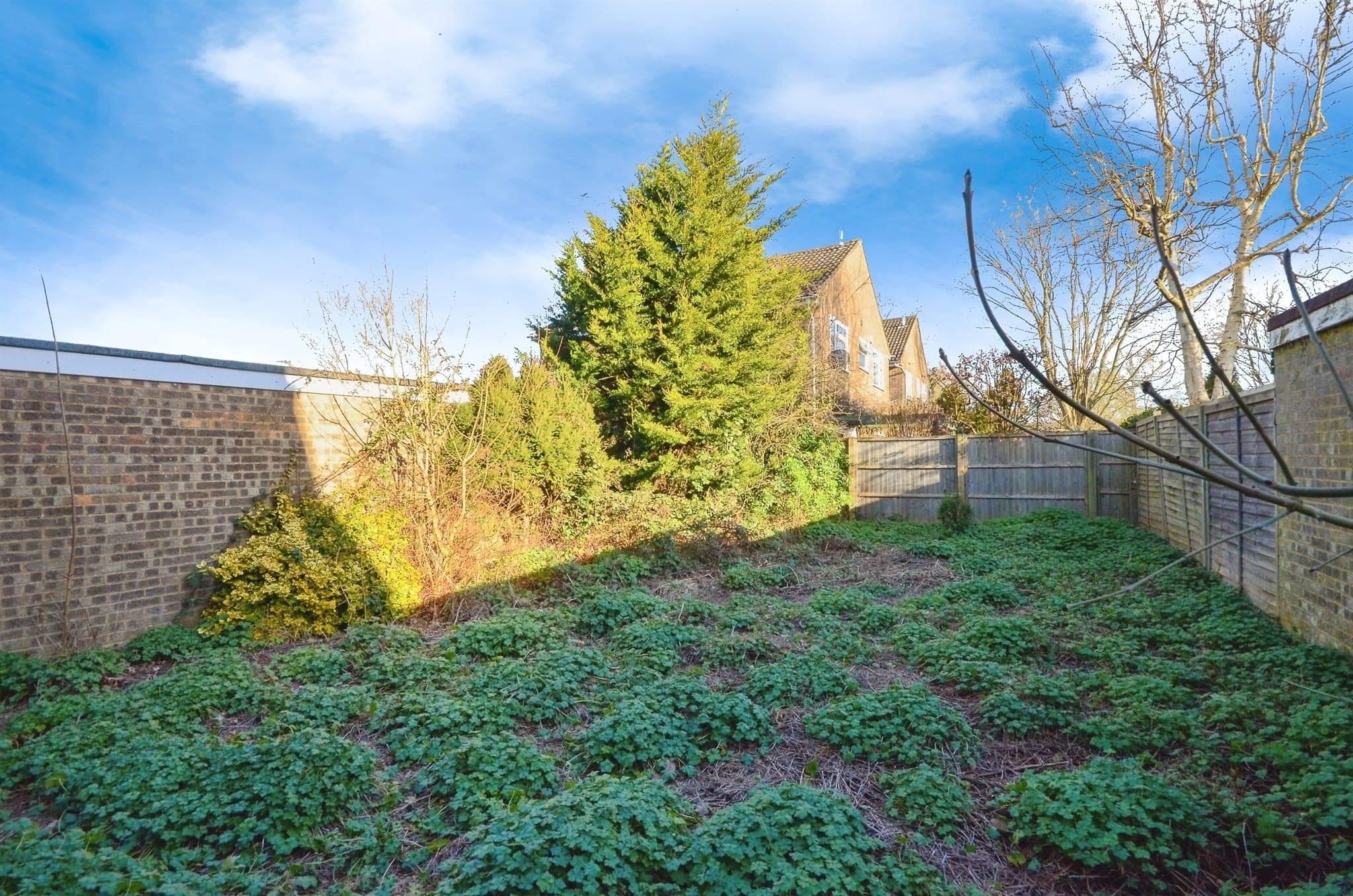 Property at Aldwickbury Crescent, Harpenden