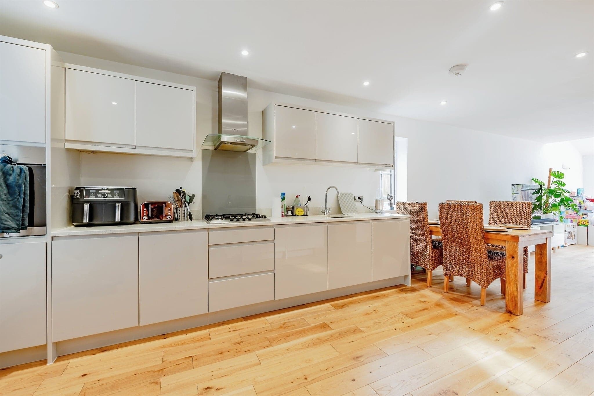 Property at Springfield Close, Salfords, Redhill
