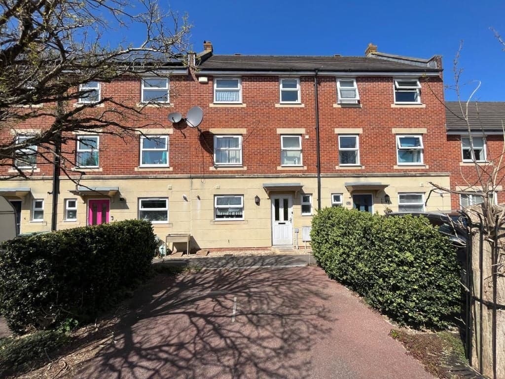 Property at Trent Square, Gillingham