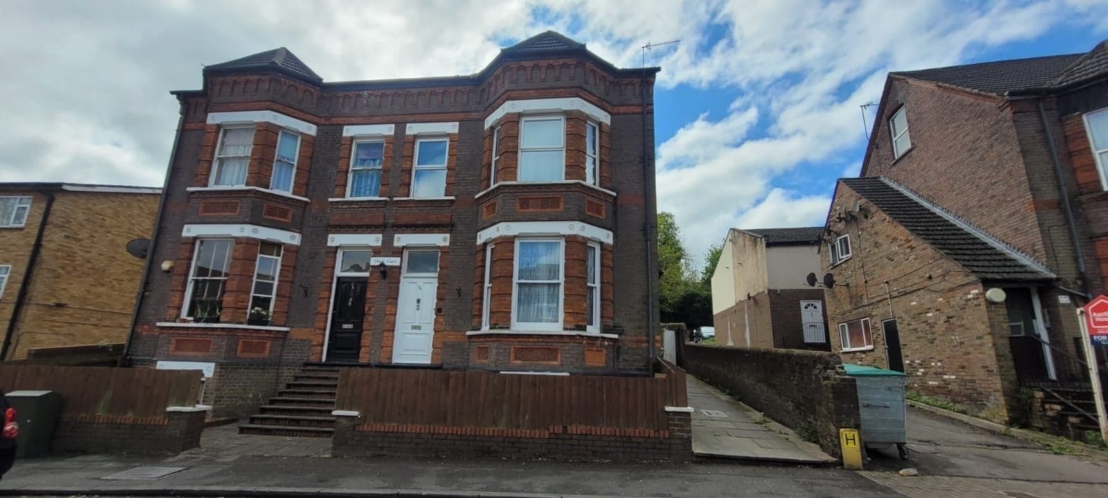 Property at Stockwood Crescent, Luton