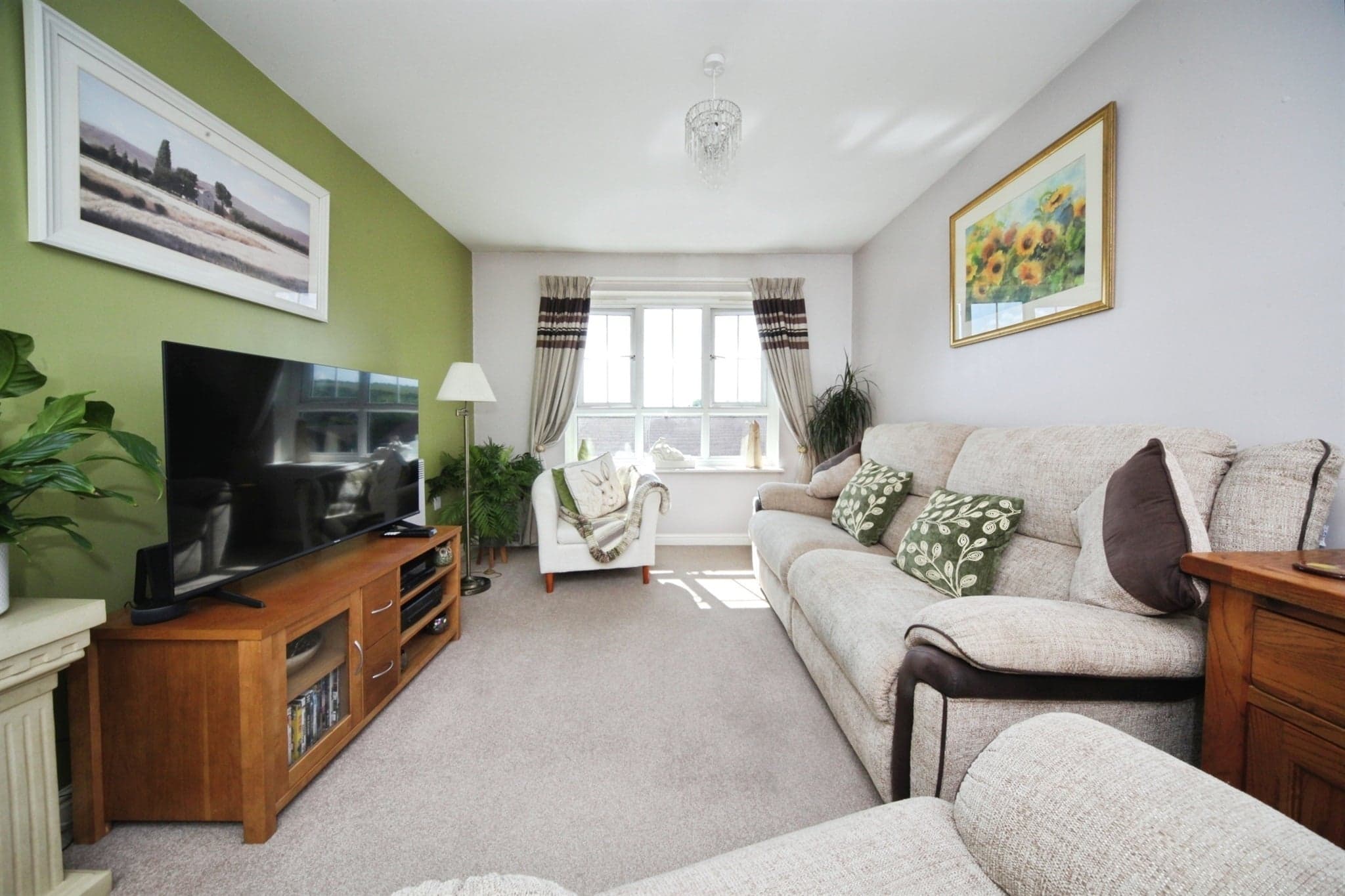 Property at Watling Gardens, DUNSTABLE