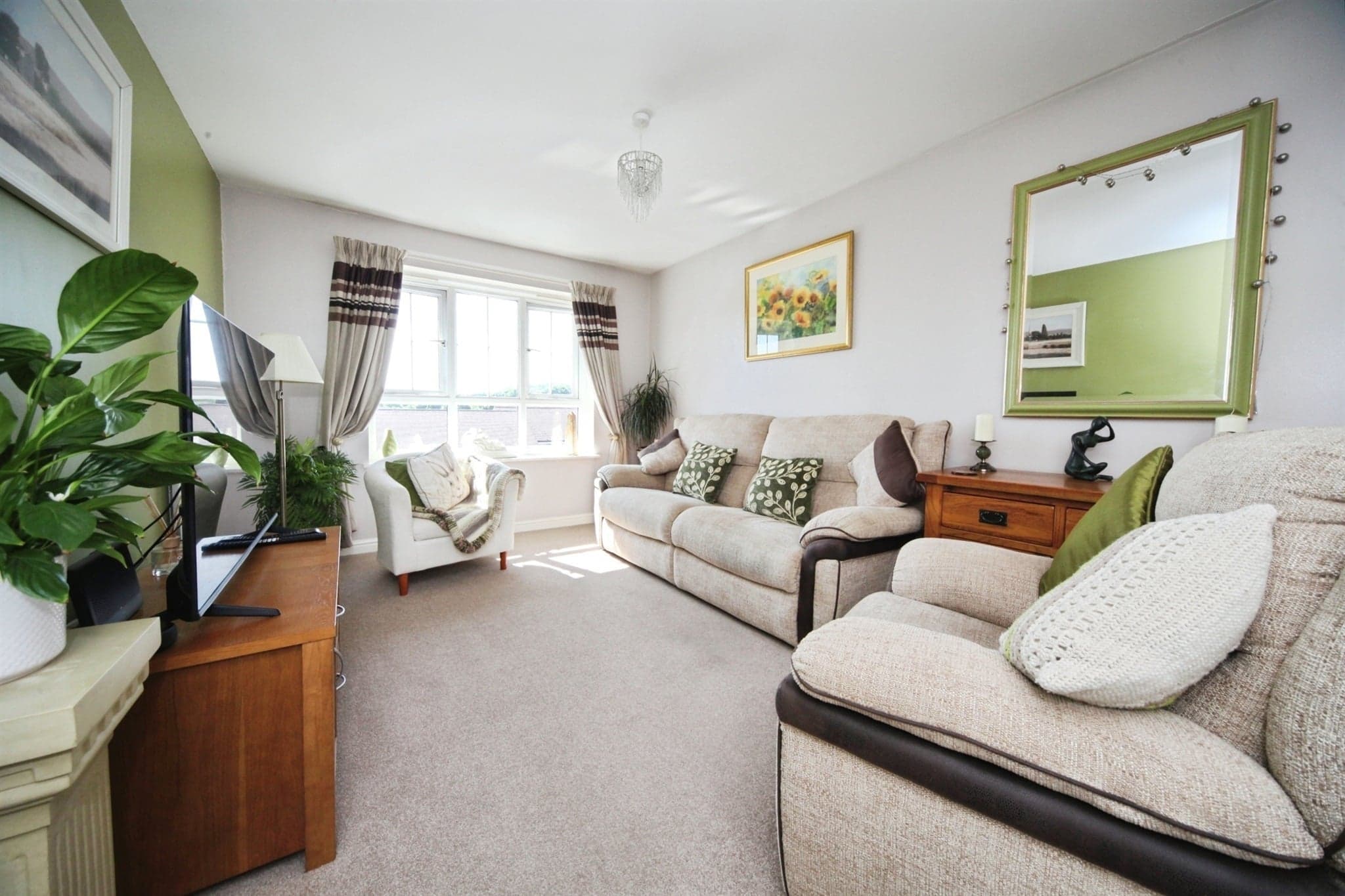 Property at Watling Gardens, DUNSTABLE