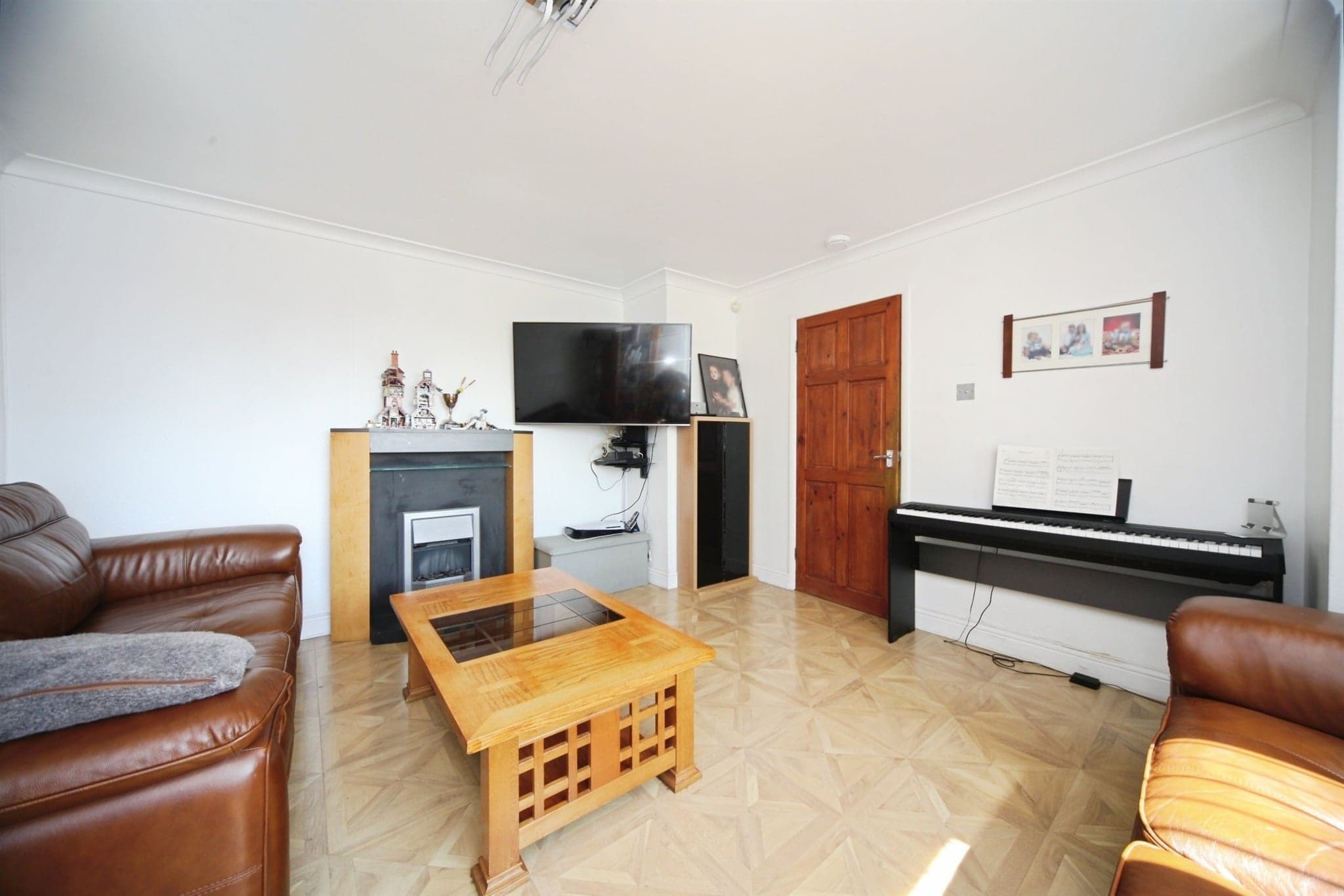 Property at Grampian Way, Luton