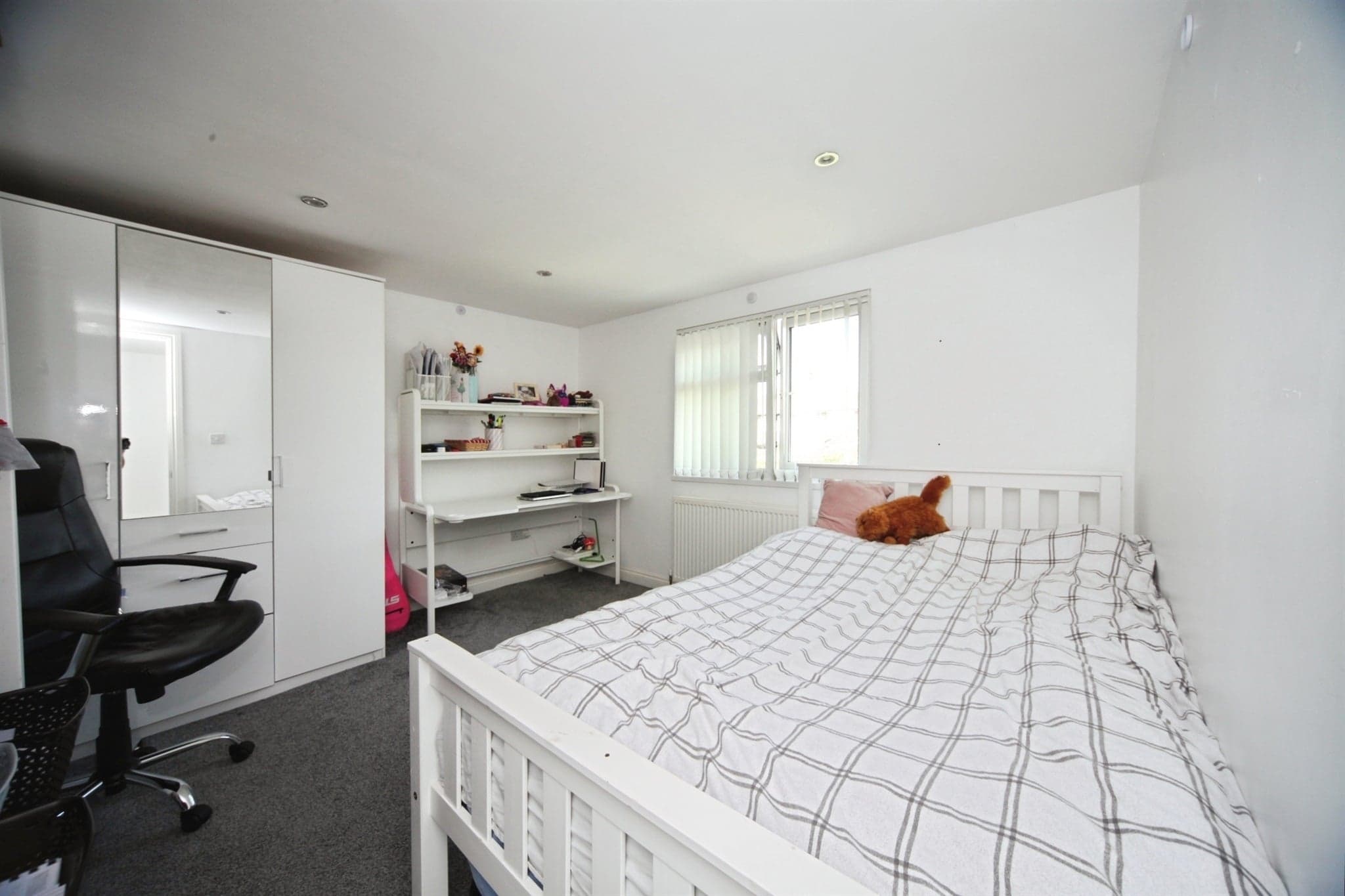 Property at Grampian Way, Luton