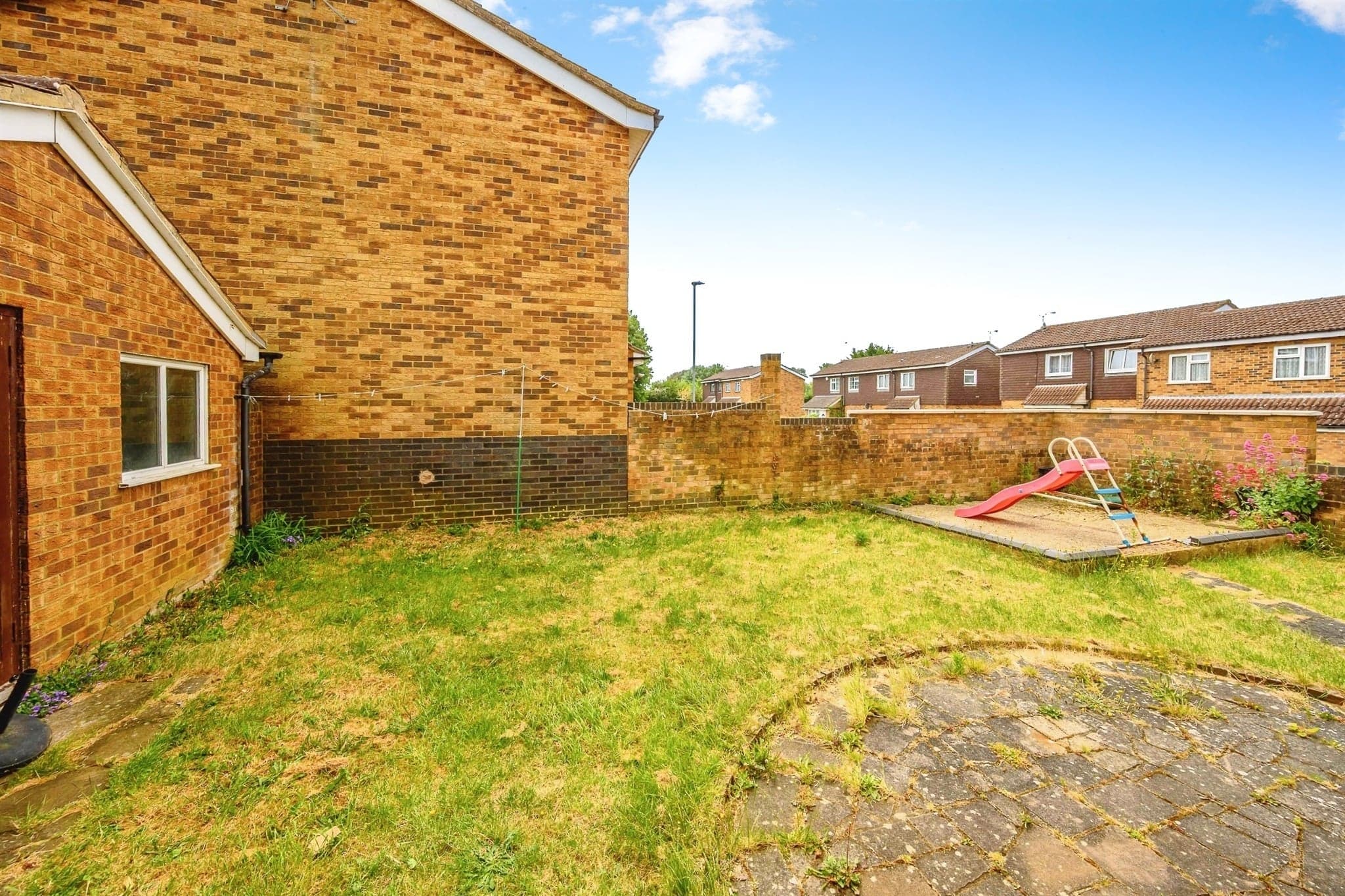 Property at Shanklin Close, Luton