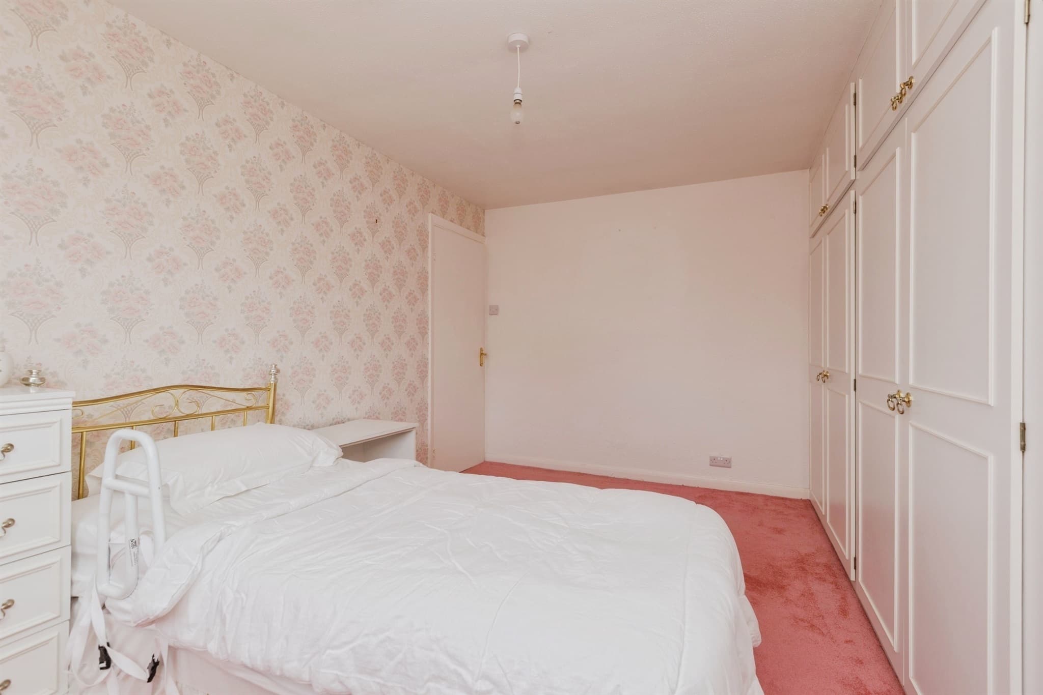 Property at Rushton Drive, Leicester