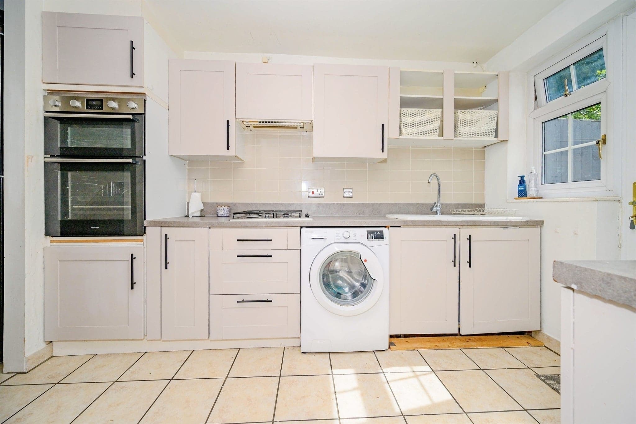 Property at Hunters Ride, Bricket Wood, St. Albans