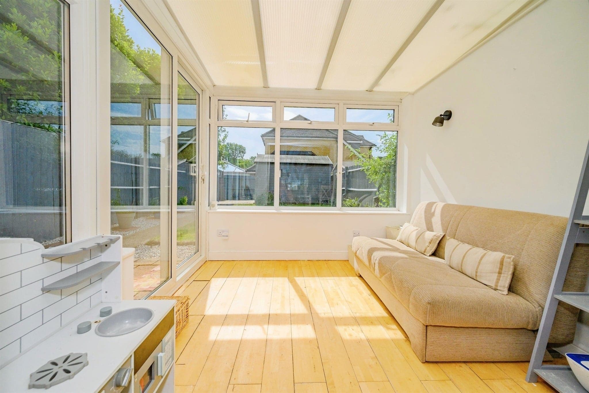 Property at Hunters Ride, Bricket Wood, St. Albans