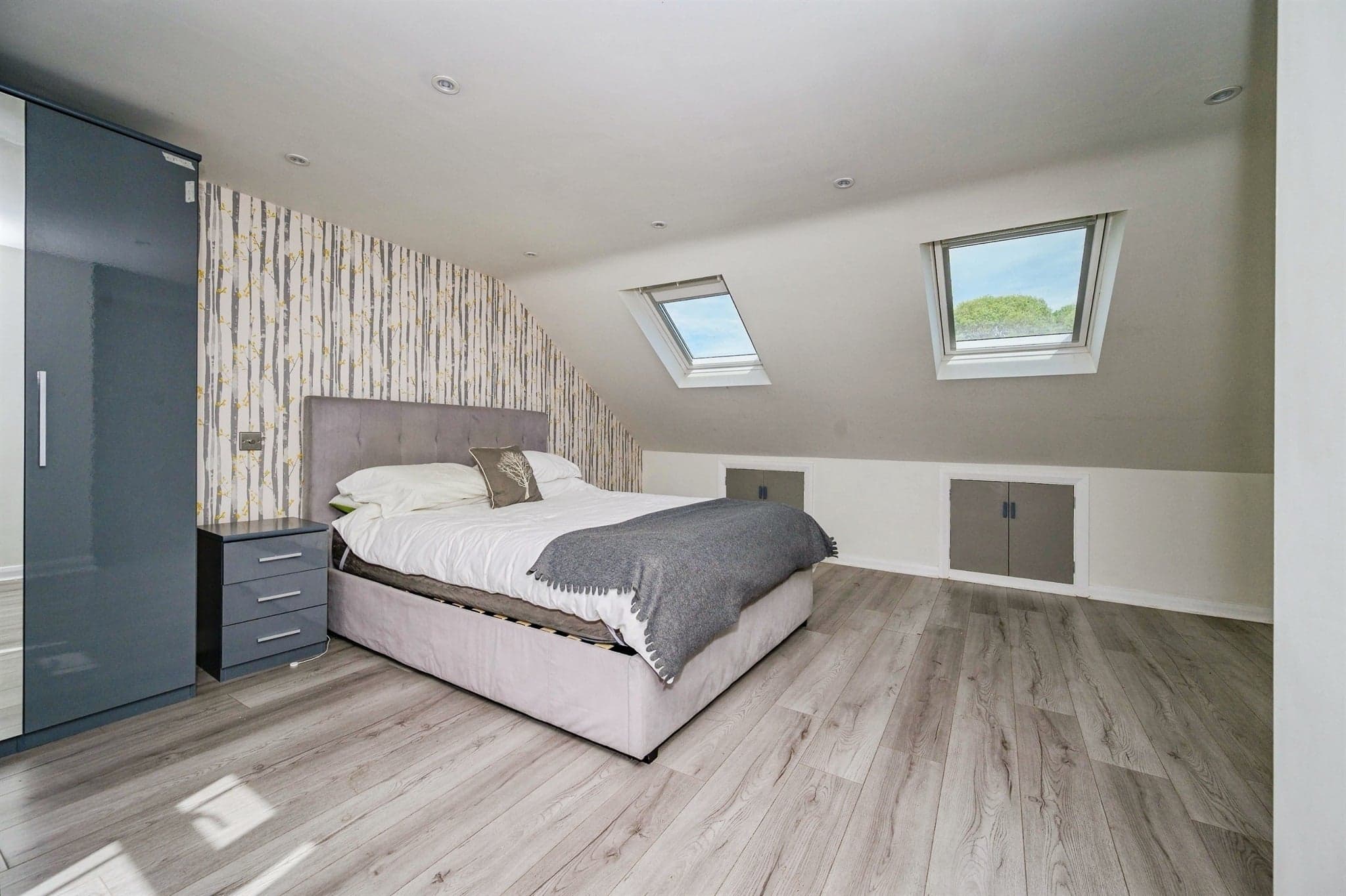 Property at Hunters Ride, Bricket Wood, St. Albans
