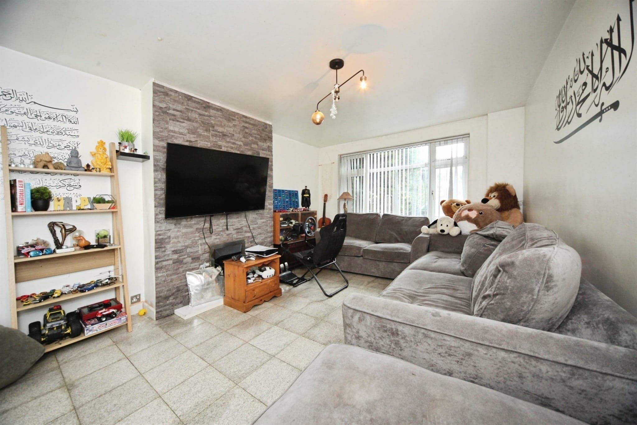 Property at Sundon Park Road, Luton