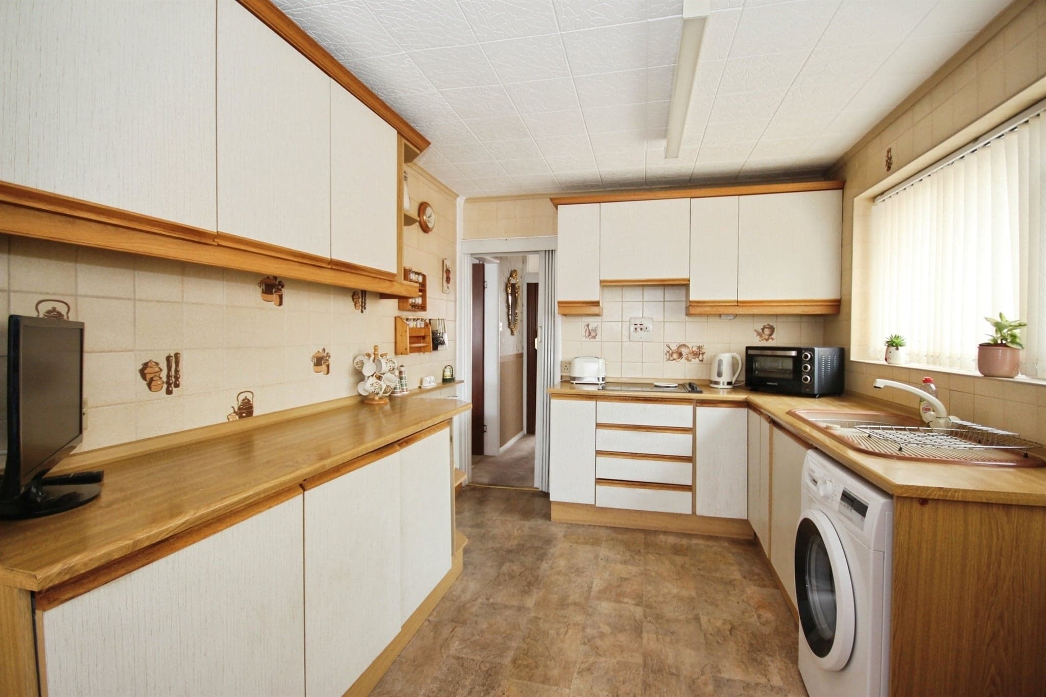 Property at Chandlers Road, Whitnash, Leamington Spa