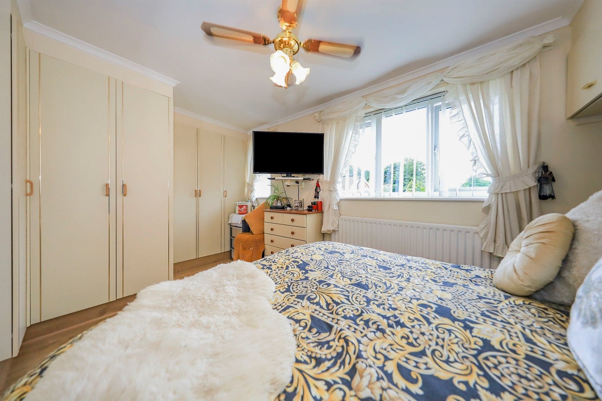Property at Kerridge Close, Pendeford, Wolverhampton