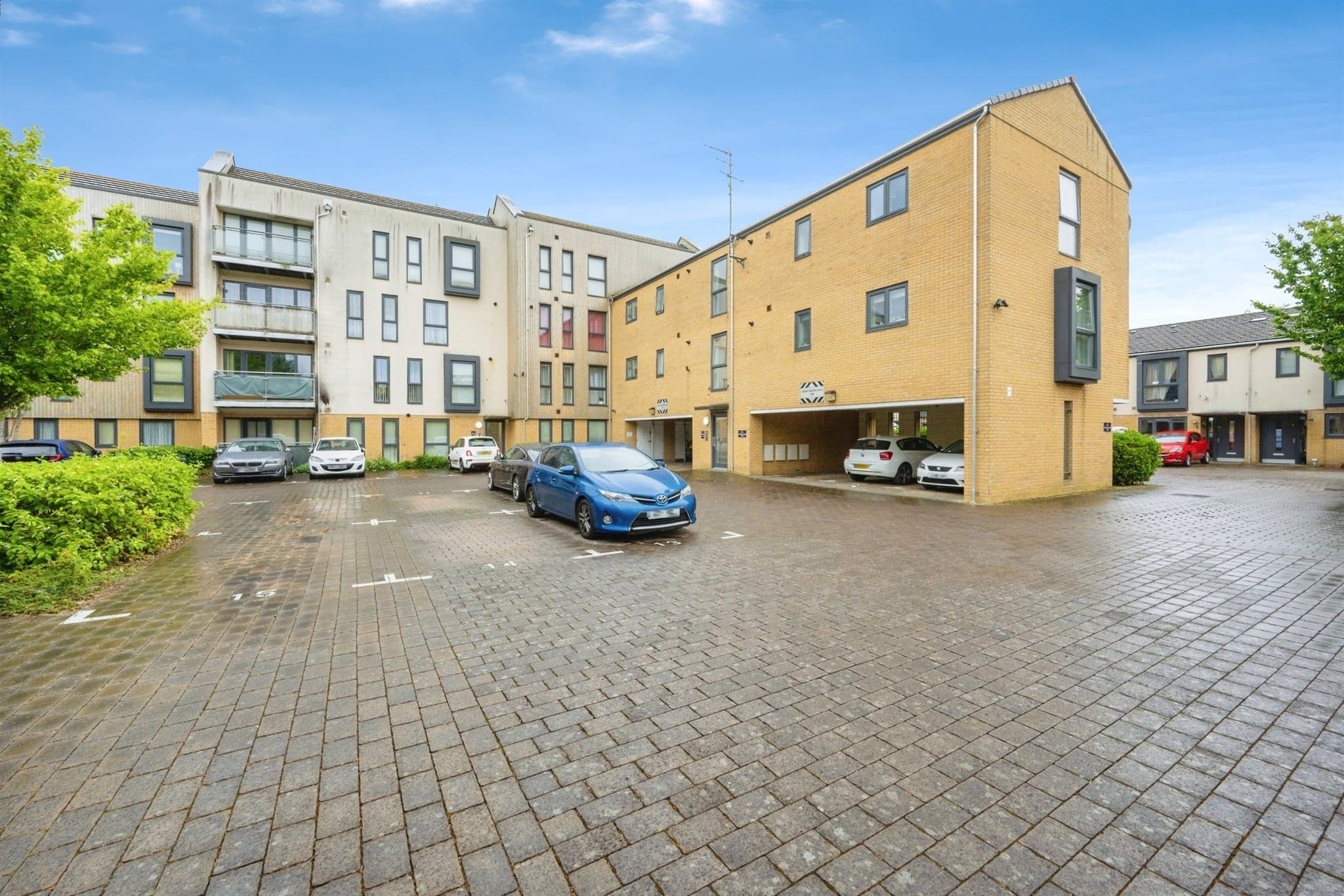 Property at Richmond Drive, Houghton Regis, Dunstable
