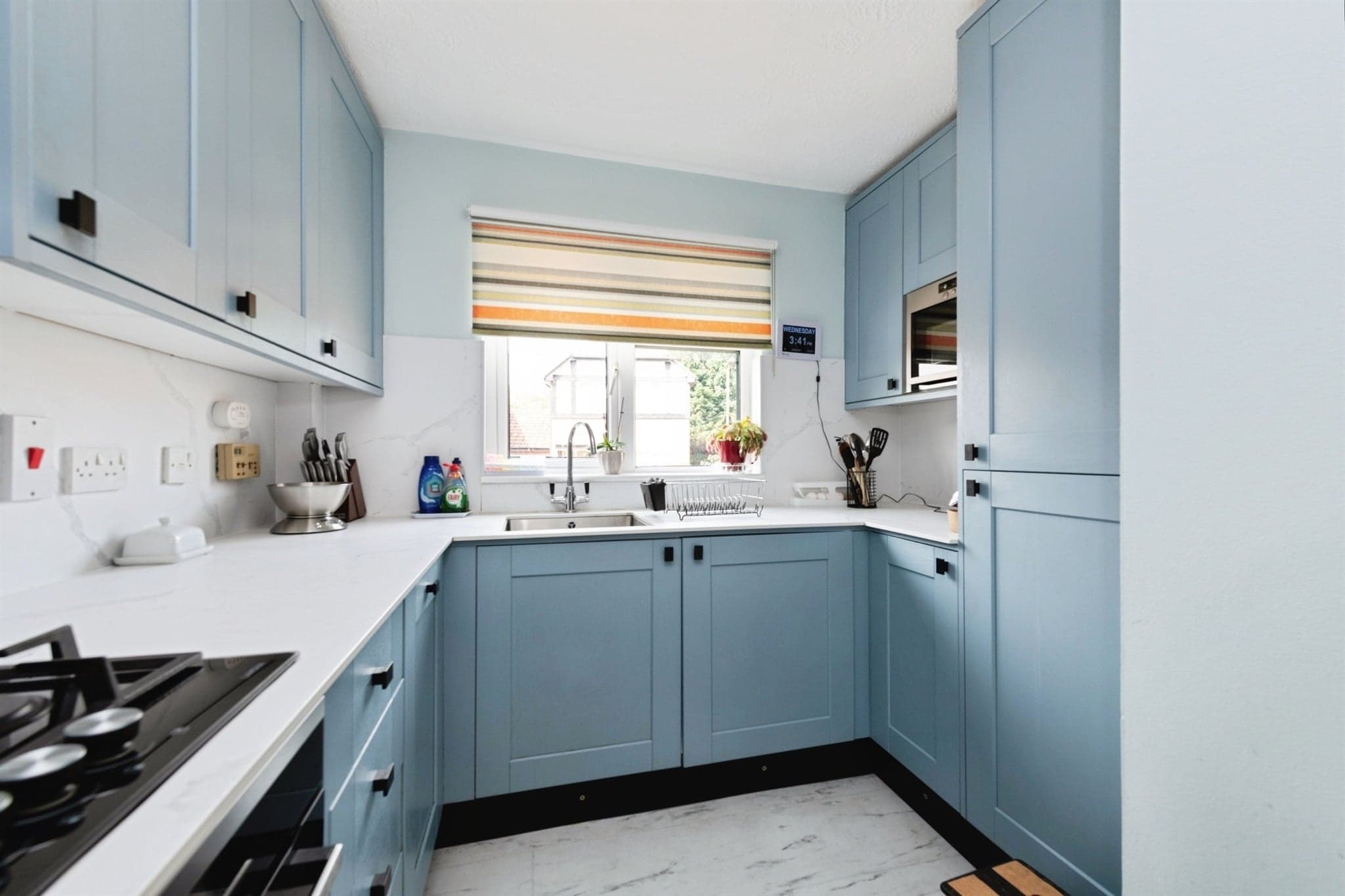 Property at Caxton Rise, Redhill