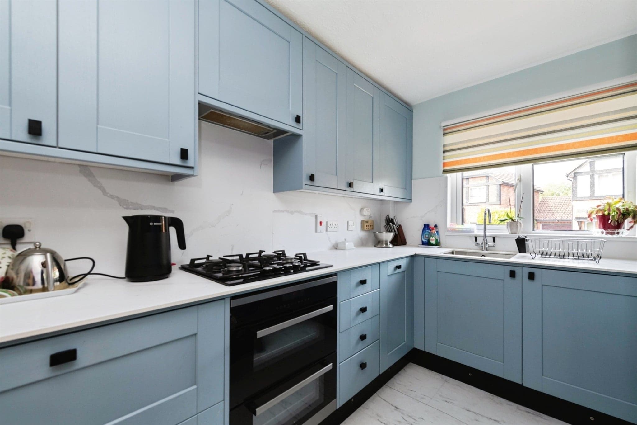 Property at Caxton Rise, Redhill