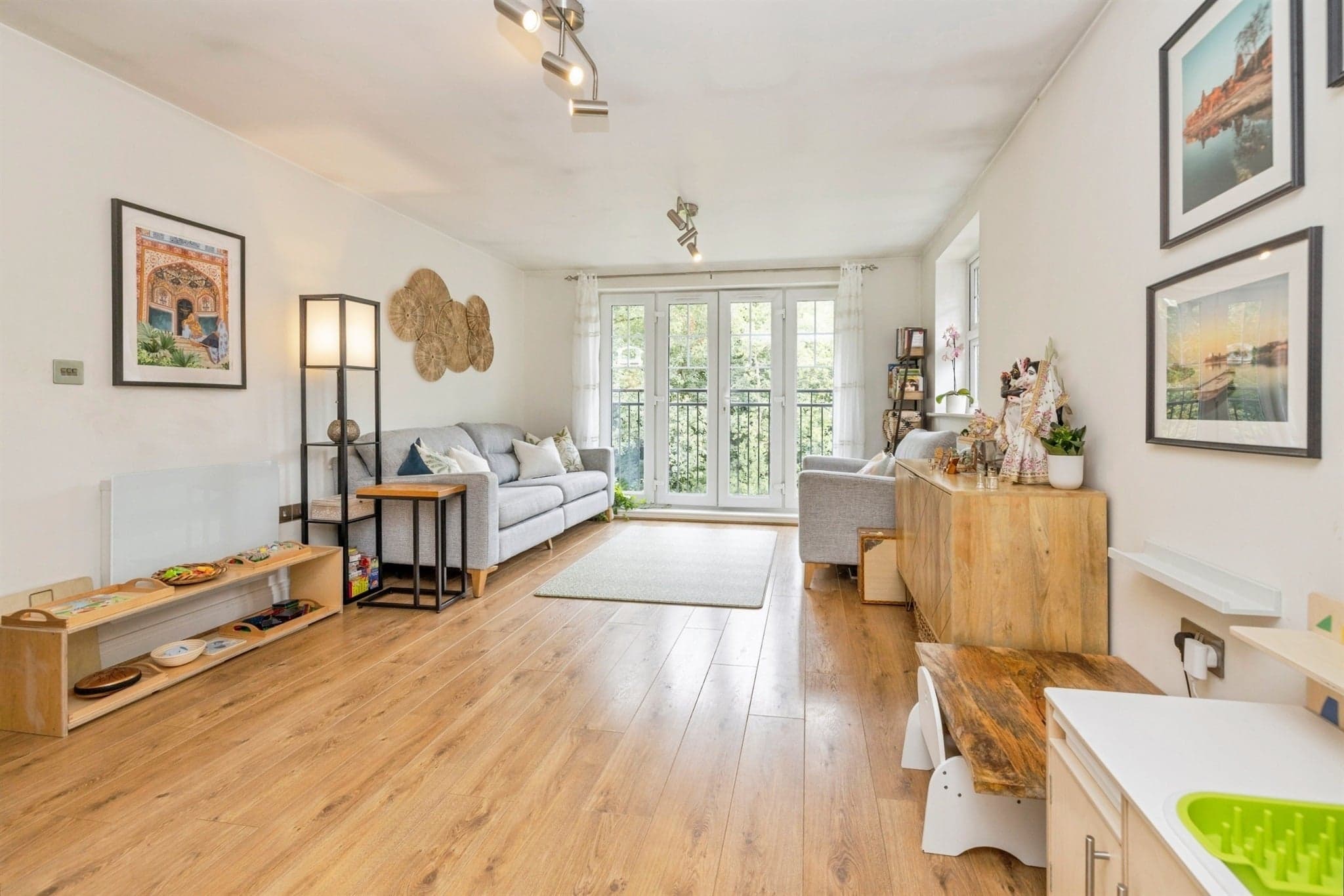 Property at Elliot Road, Watford