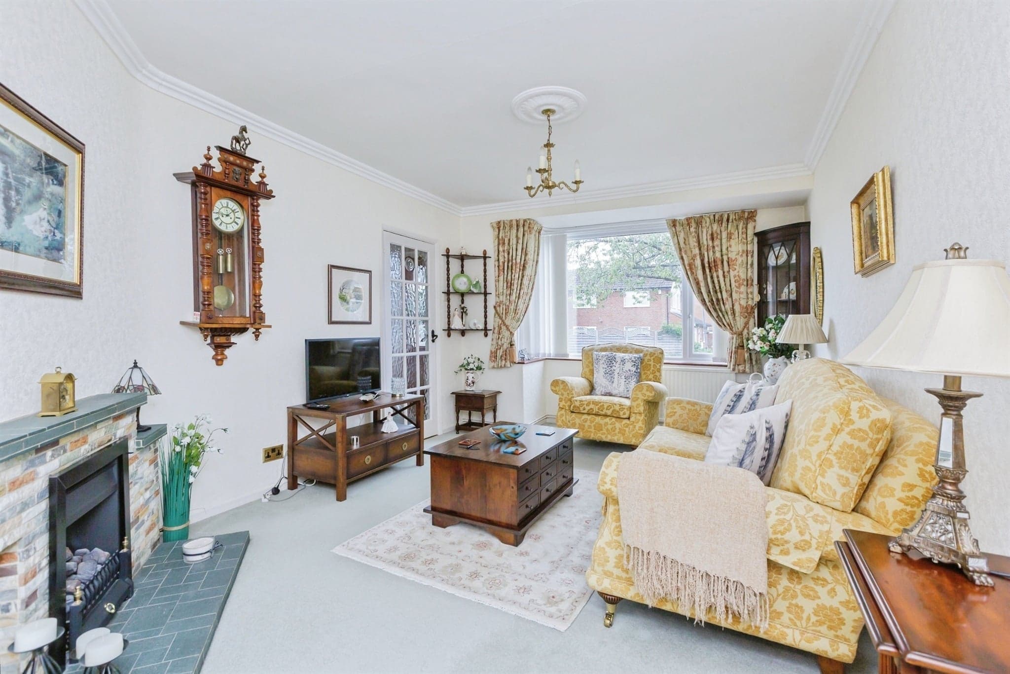 Property at Kew Drive, Oadby, Leicester