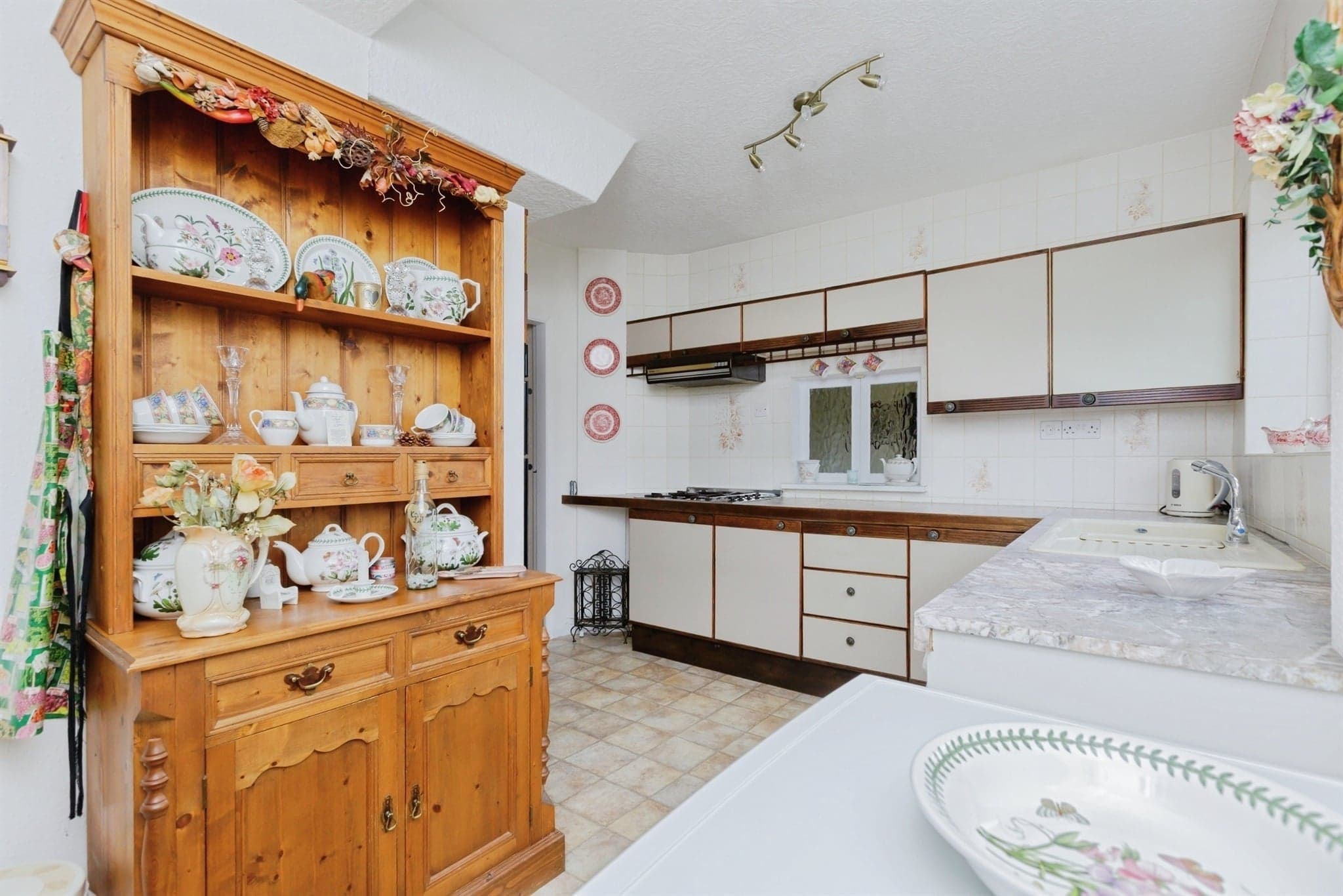 Property at Kew Drive, Oadby, Leicester