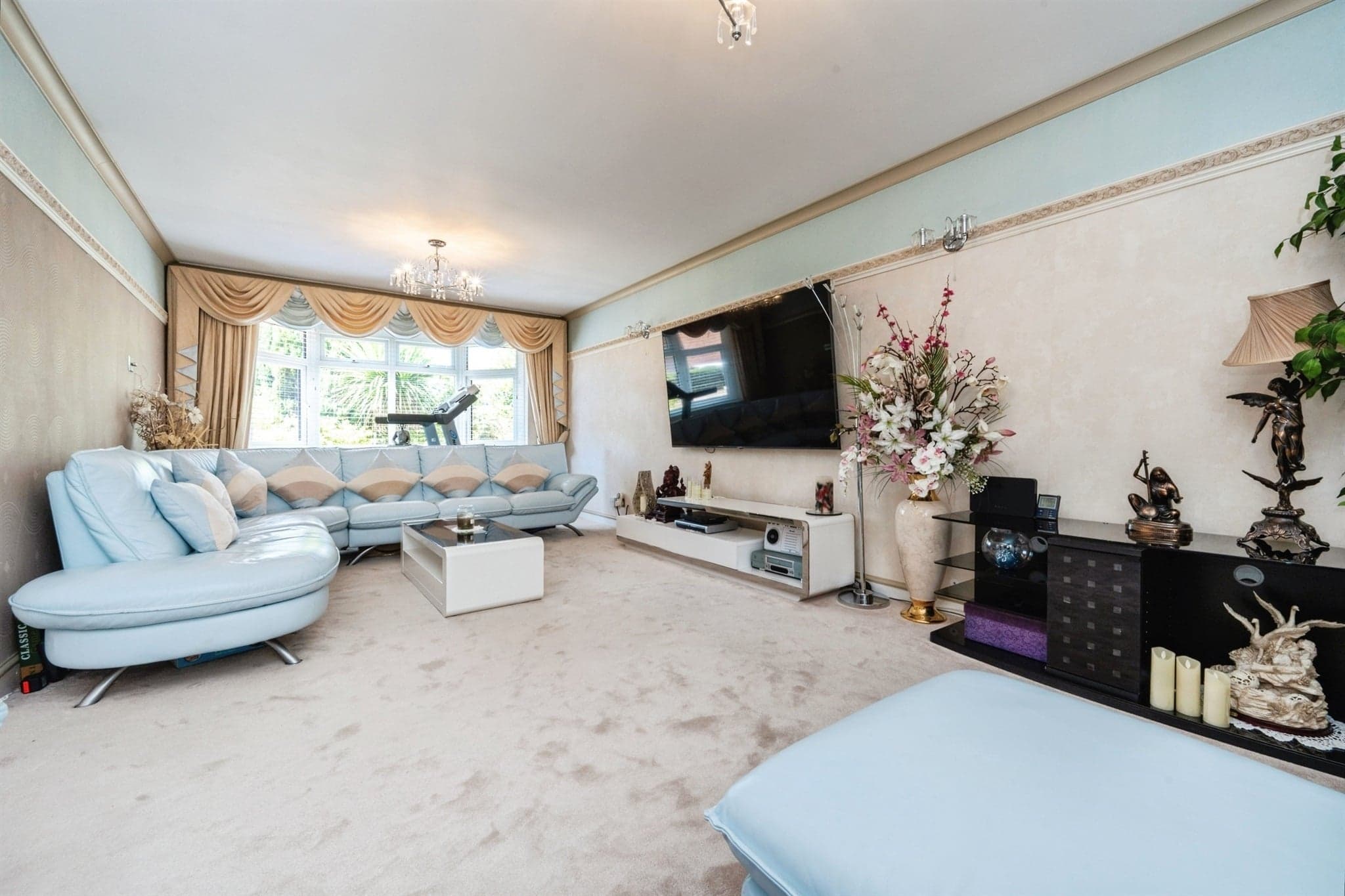Property at Kilmarnock Drive, Luton