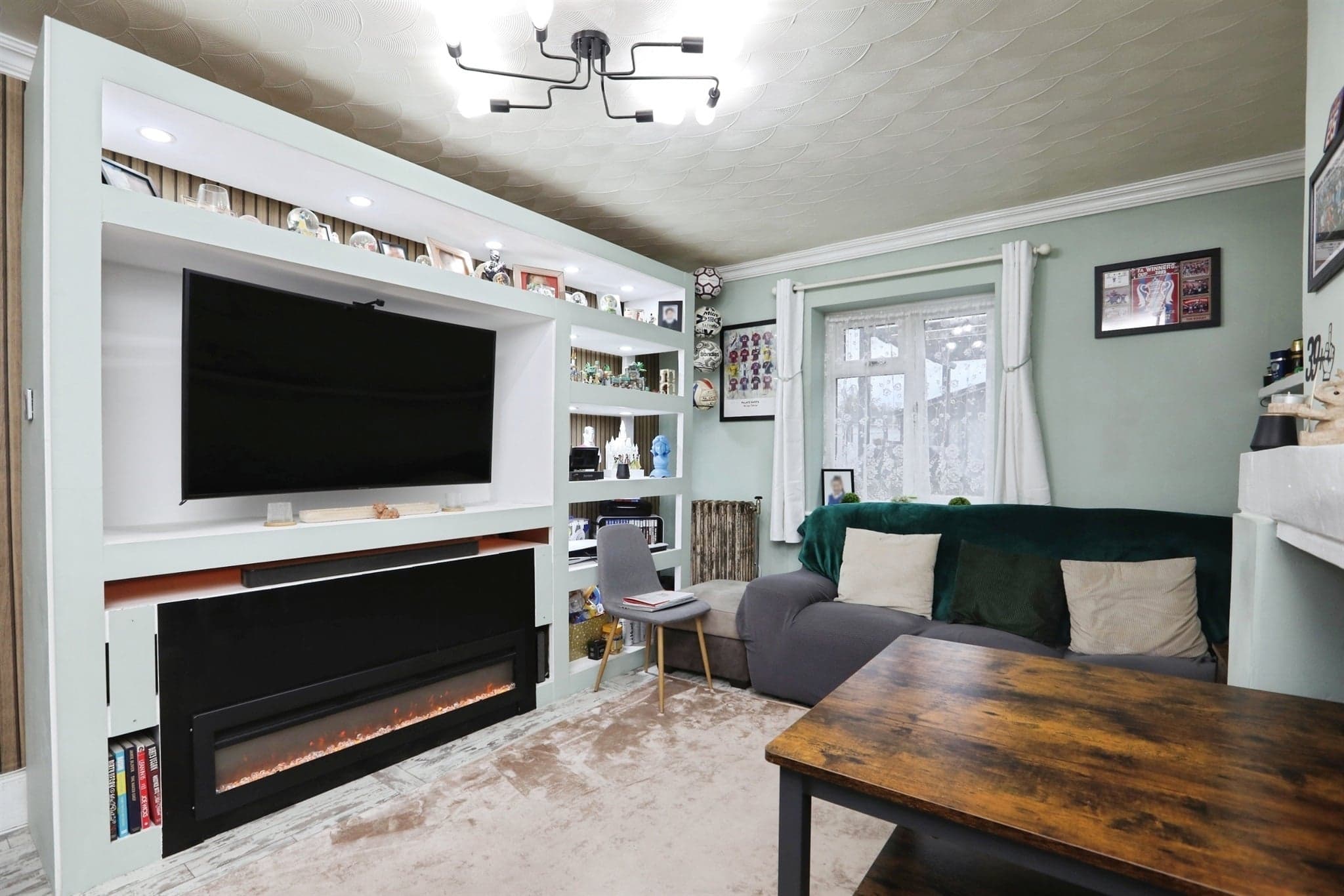Property at Middletune Avenue, Sittingbourne