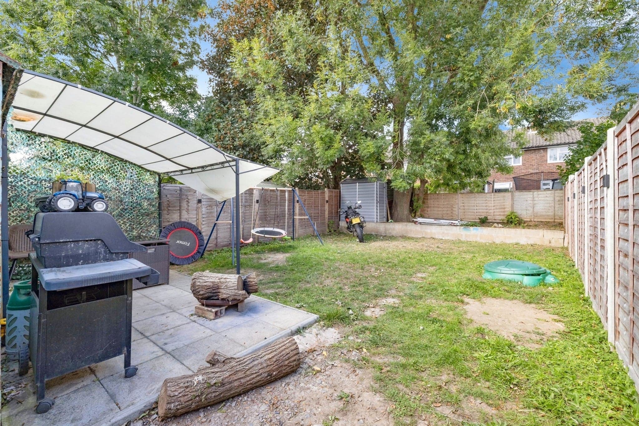 Property at Park Avenue, Bushey