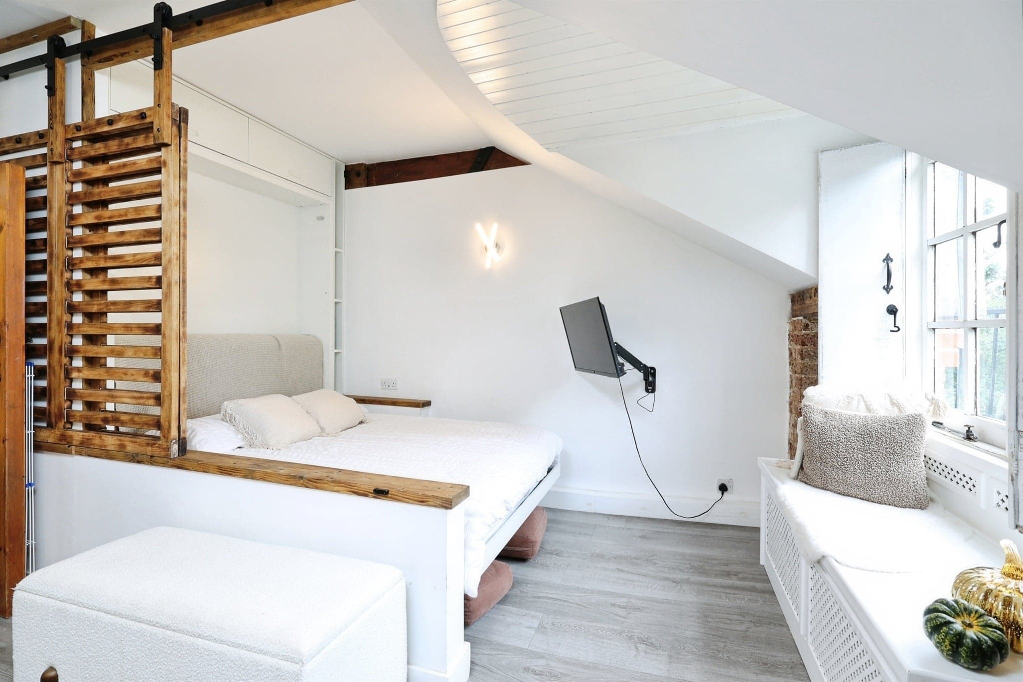 Property at Grove Mill Lane, Watford