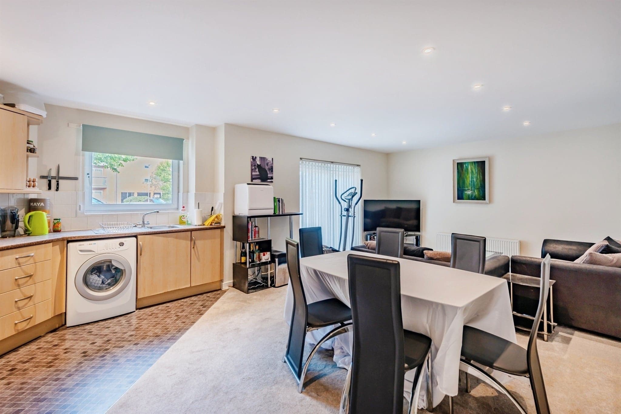 Property at Barrow Gardens, Redhill