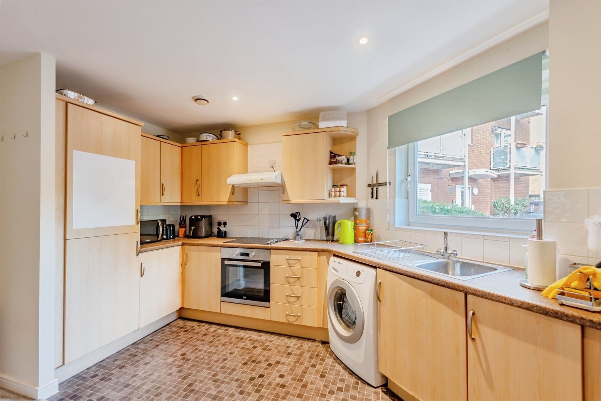 Property at Barrow Gardens, Redhill