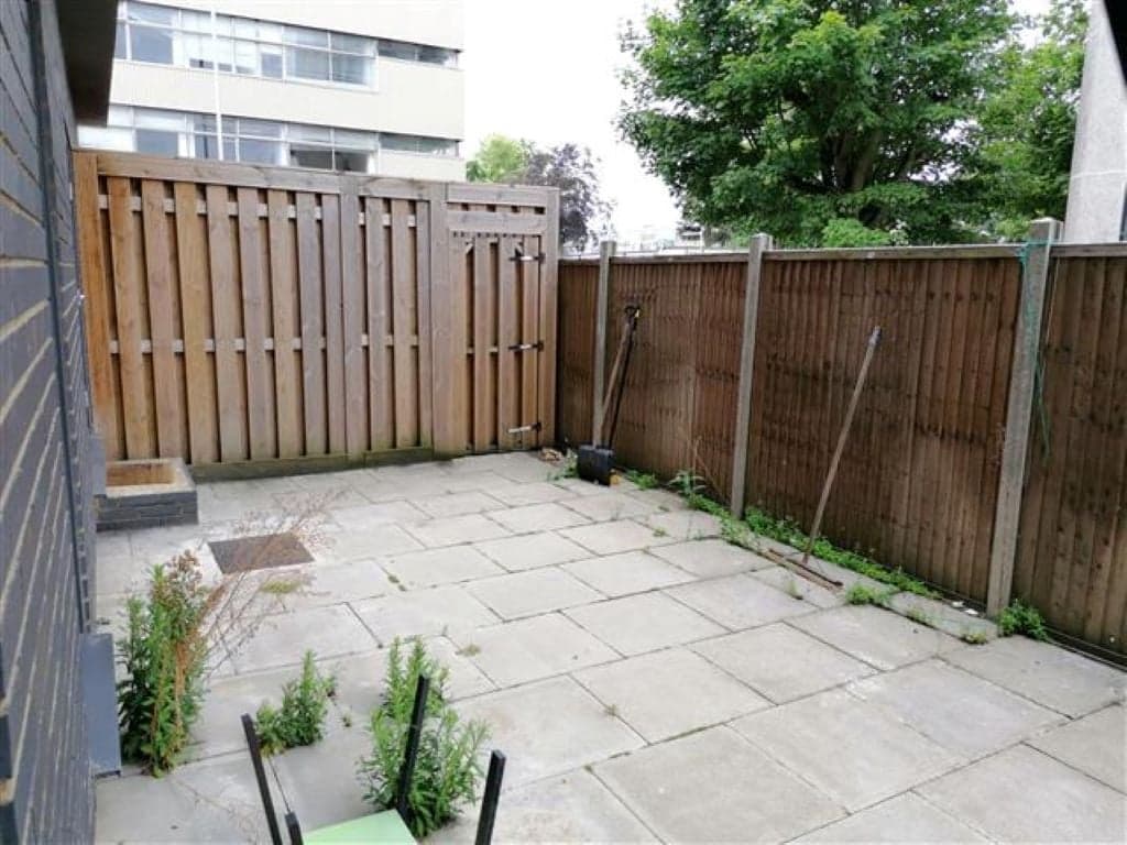 Property at Swingate, Stevenage