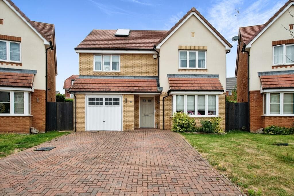 Property at Ivy Close, Leavesden, Watford