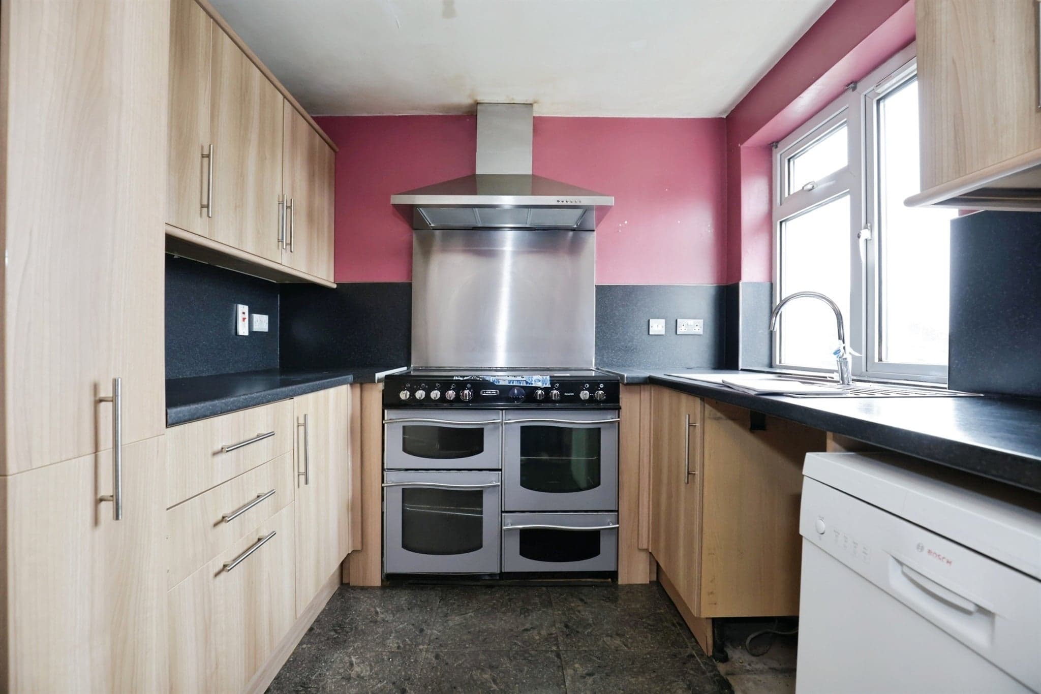 Property at Heathcote Road, Whitnash, Leamington Spa