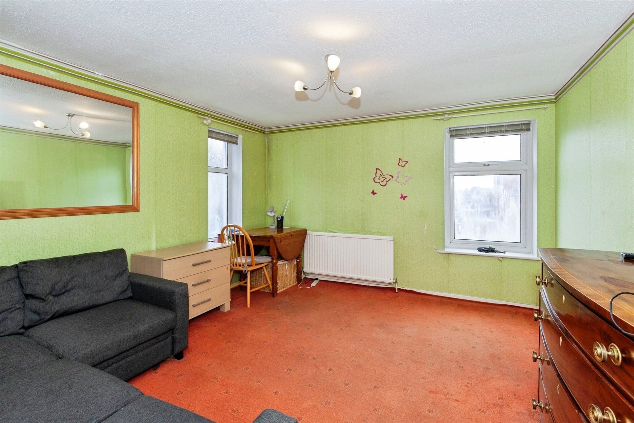 Property at Rochfords Gardens, Slough