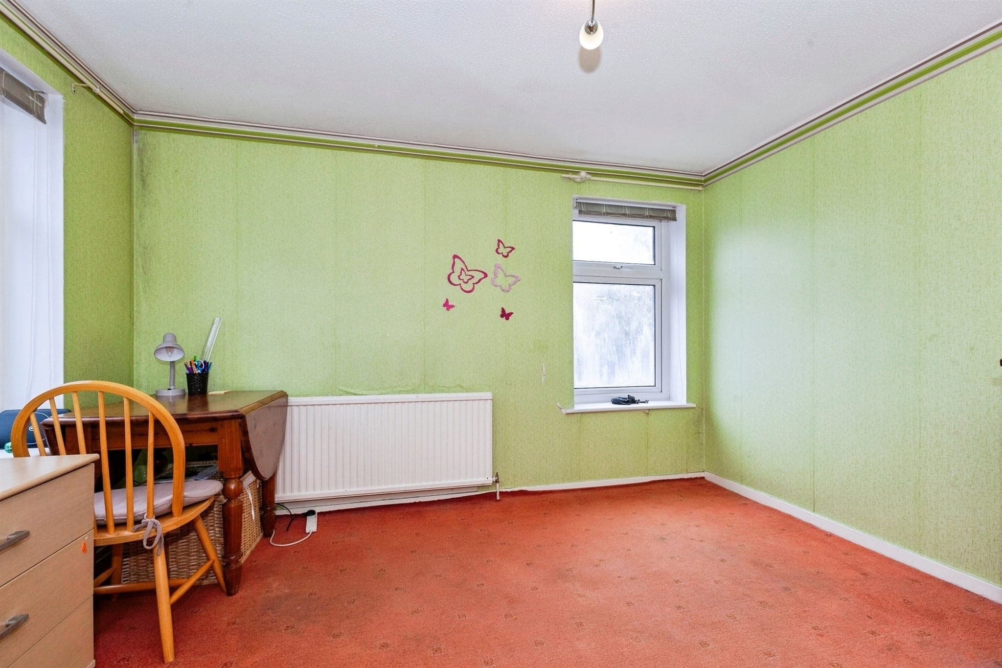 Property at Rochfords Gardens, Slough