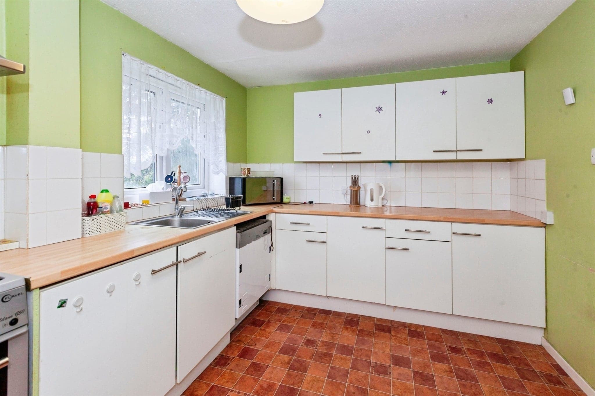 Property at Rochfords Gardens, Slough