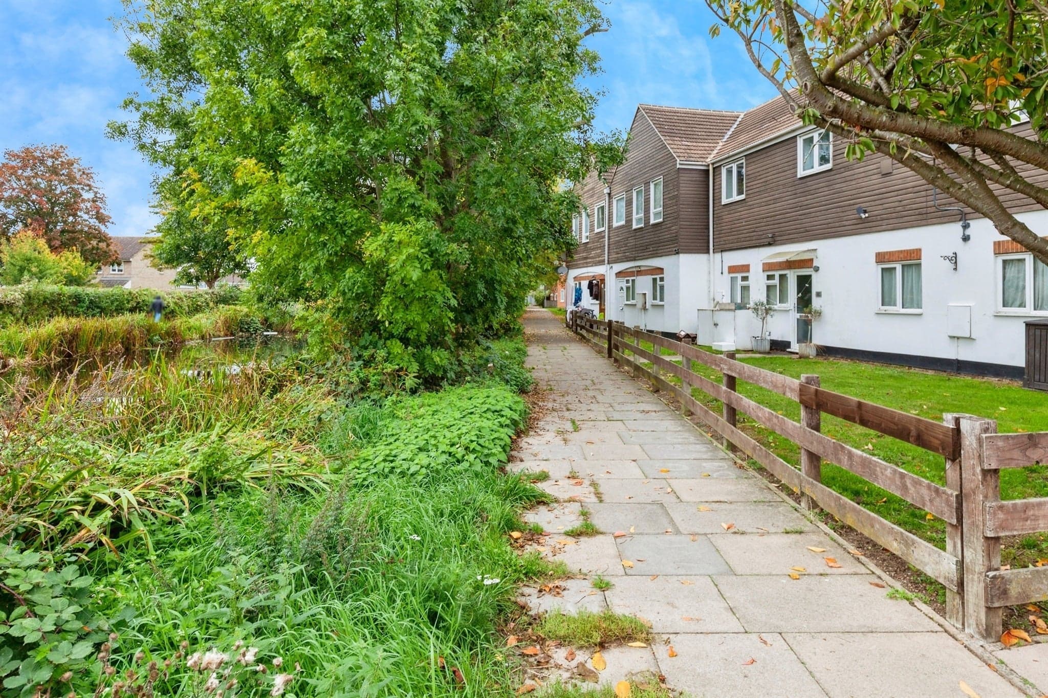 Property at Rochfords Gardens, Slough