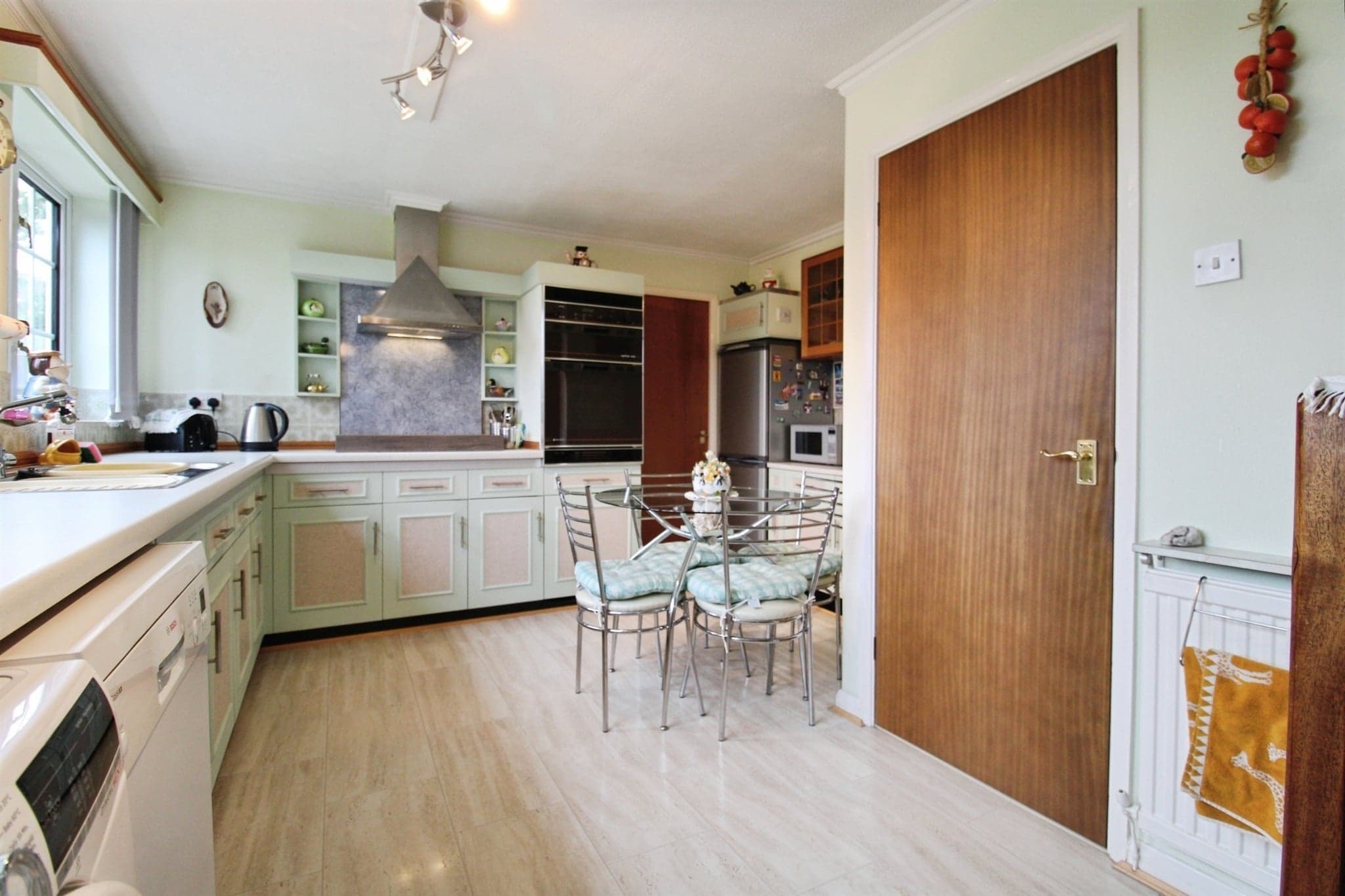 Property at Ledbury Close, Oadby, Leicester