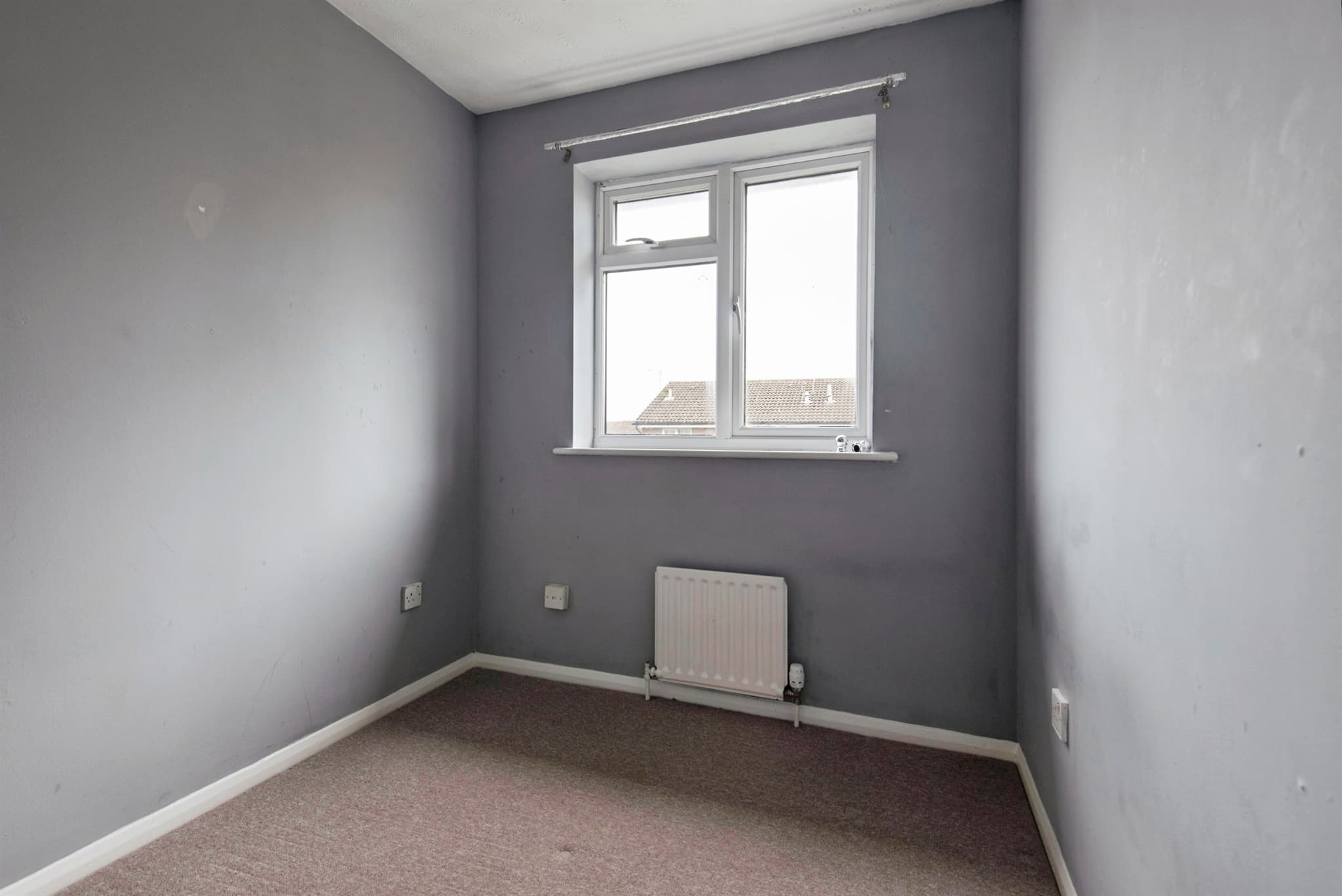 Property at Claverley Green, Luton