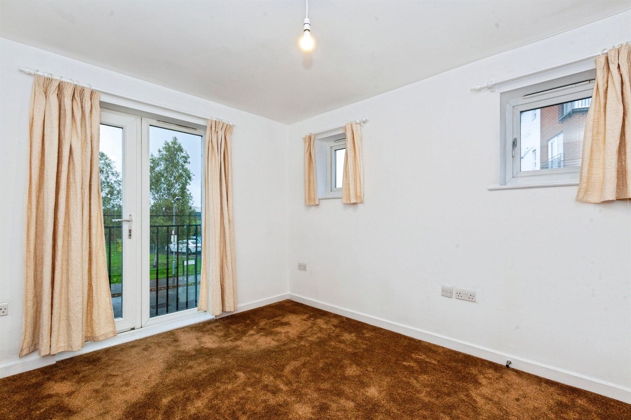 Property at Longwood Avenue, SLOUGH