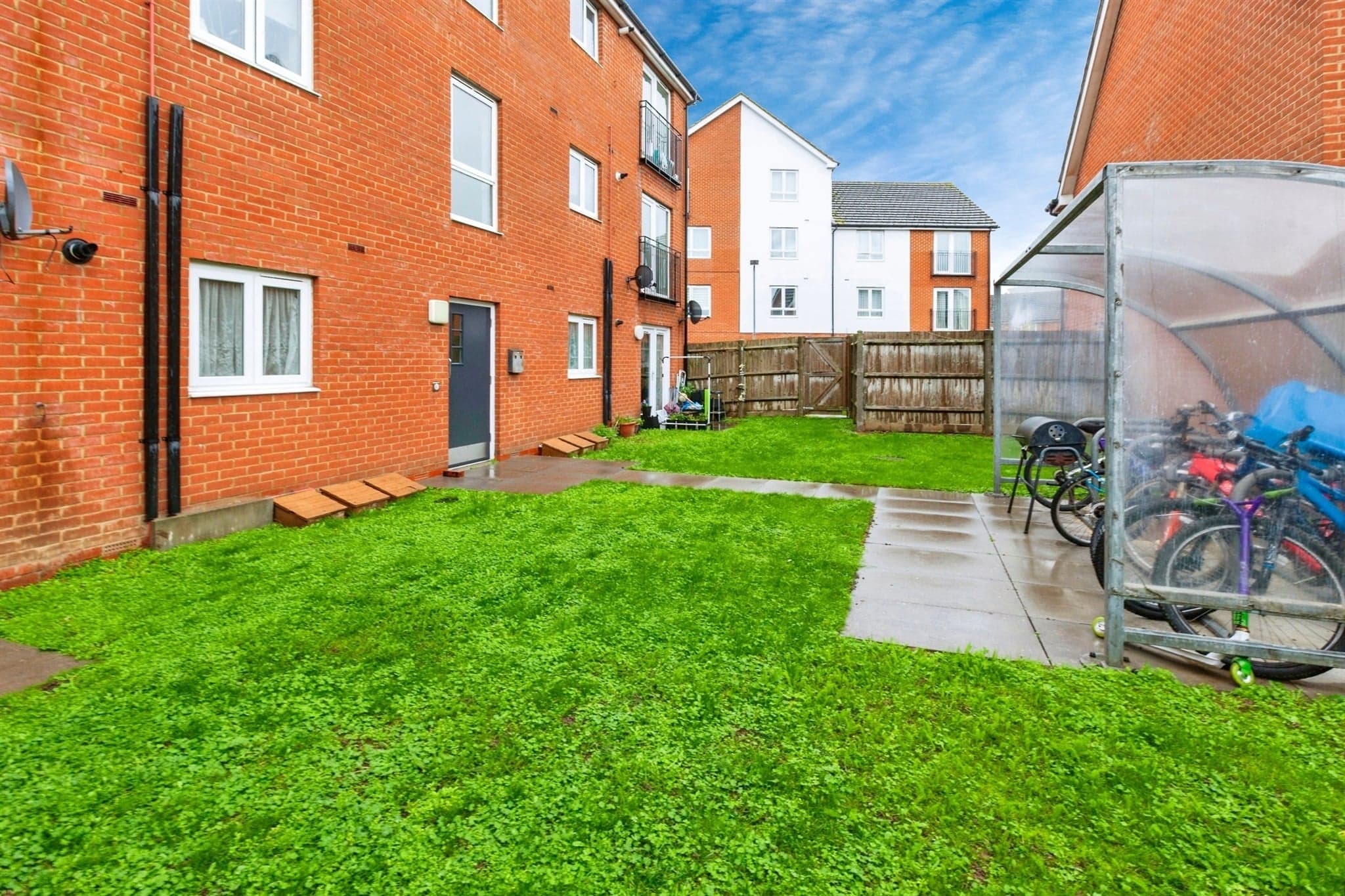 Property at Longwood Avenue, SLOUGH