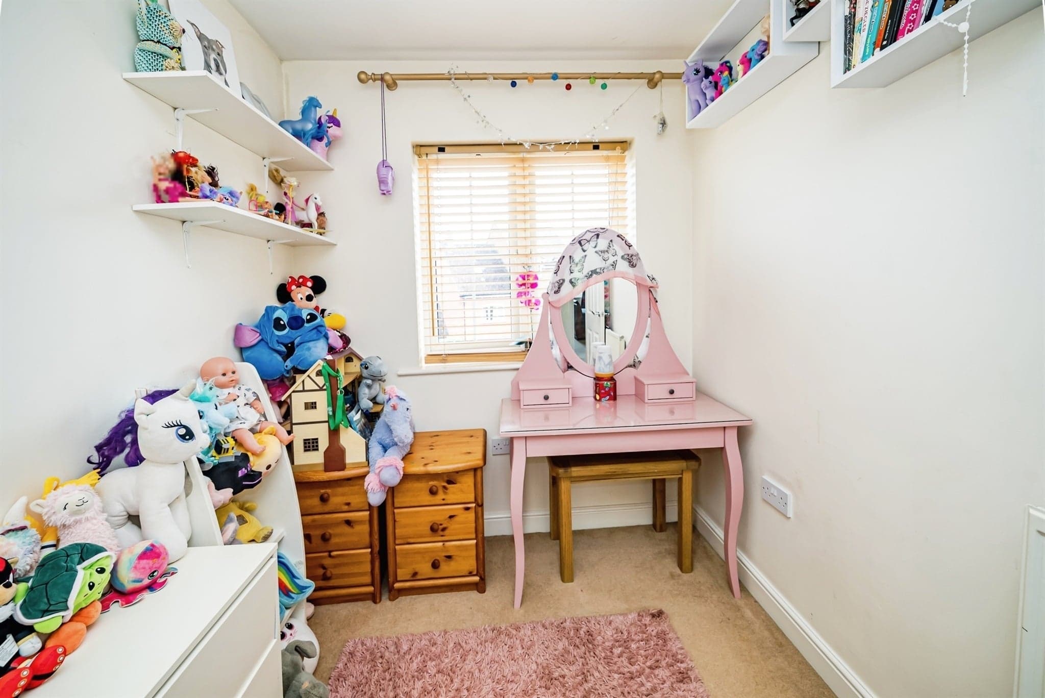 Property at Leys Close, Aylesbury