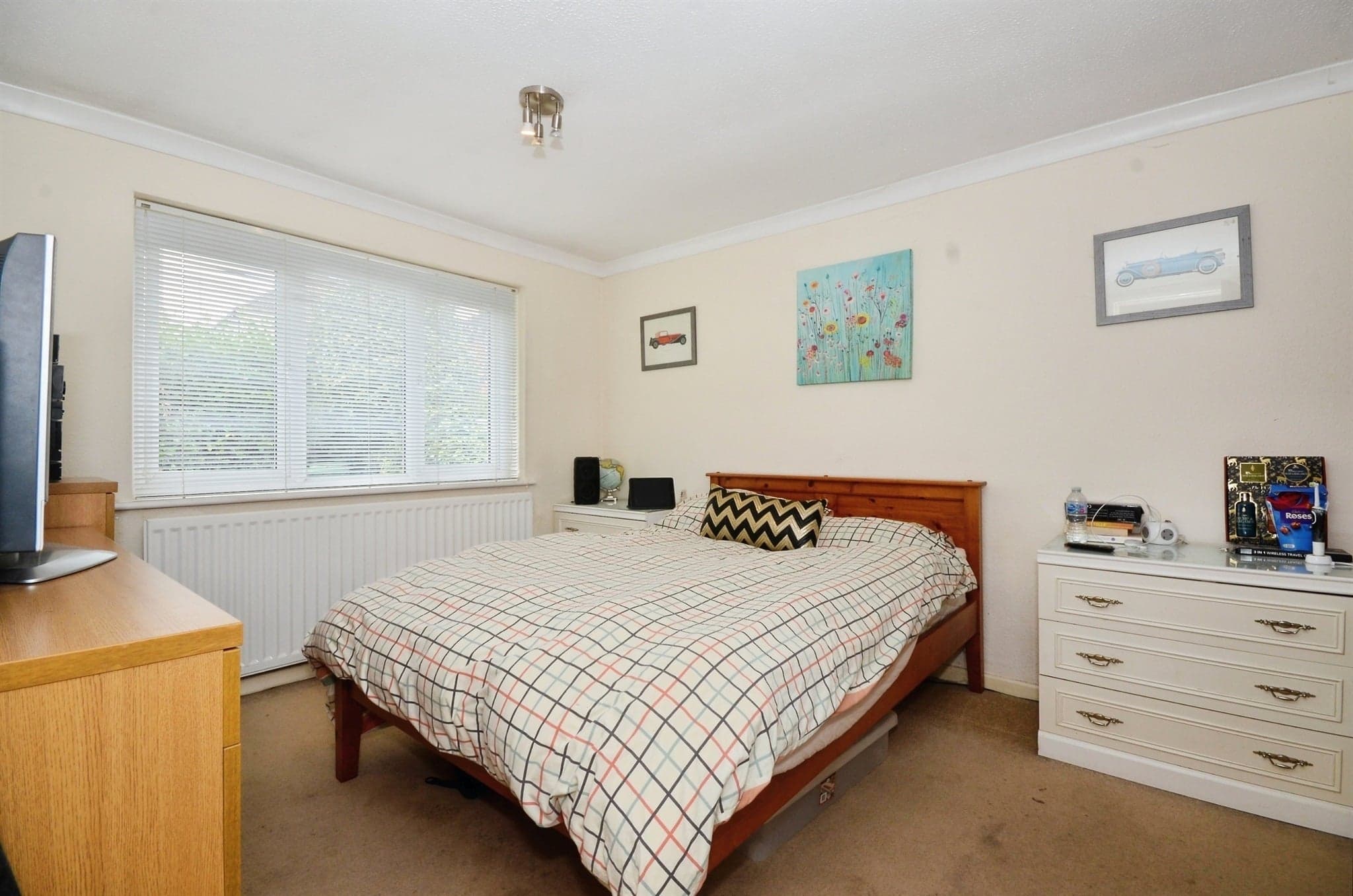 Property at Roundwood Lane, HARPENDEN